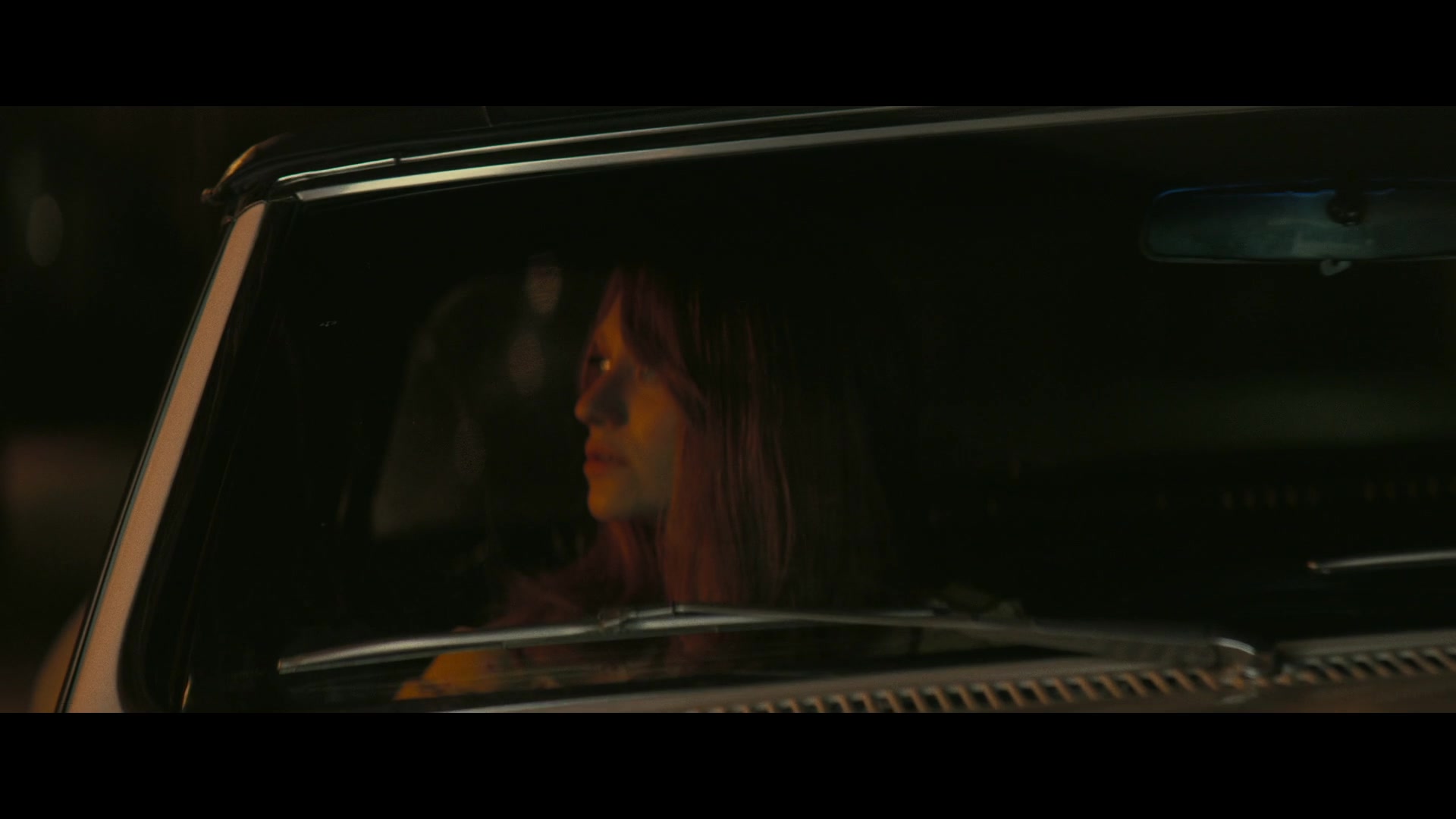 Angelyne_S01E05_Pink_Clouds_1080p_ERW_003522.jpg