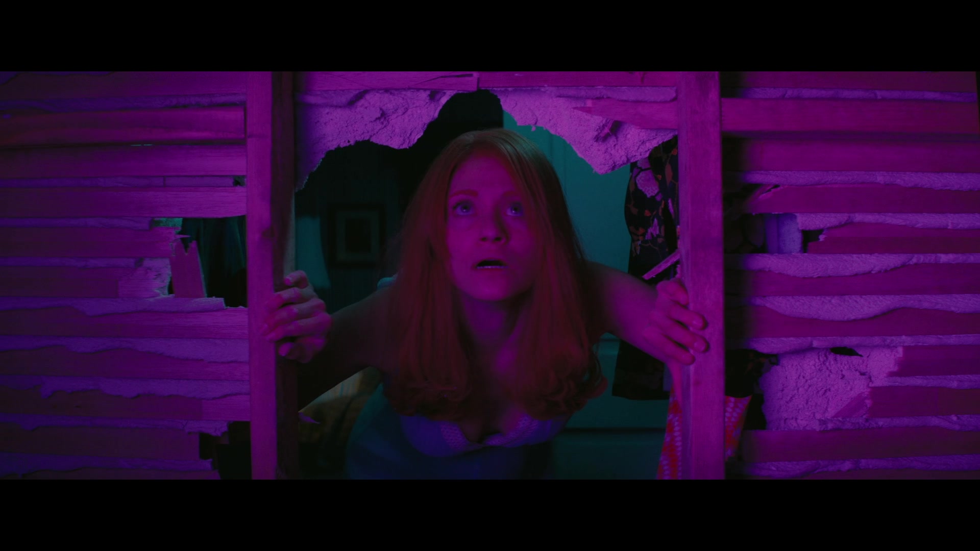 Angelyne_S01E05_Pink_Clouds_1080p_ERW_004093.jpg