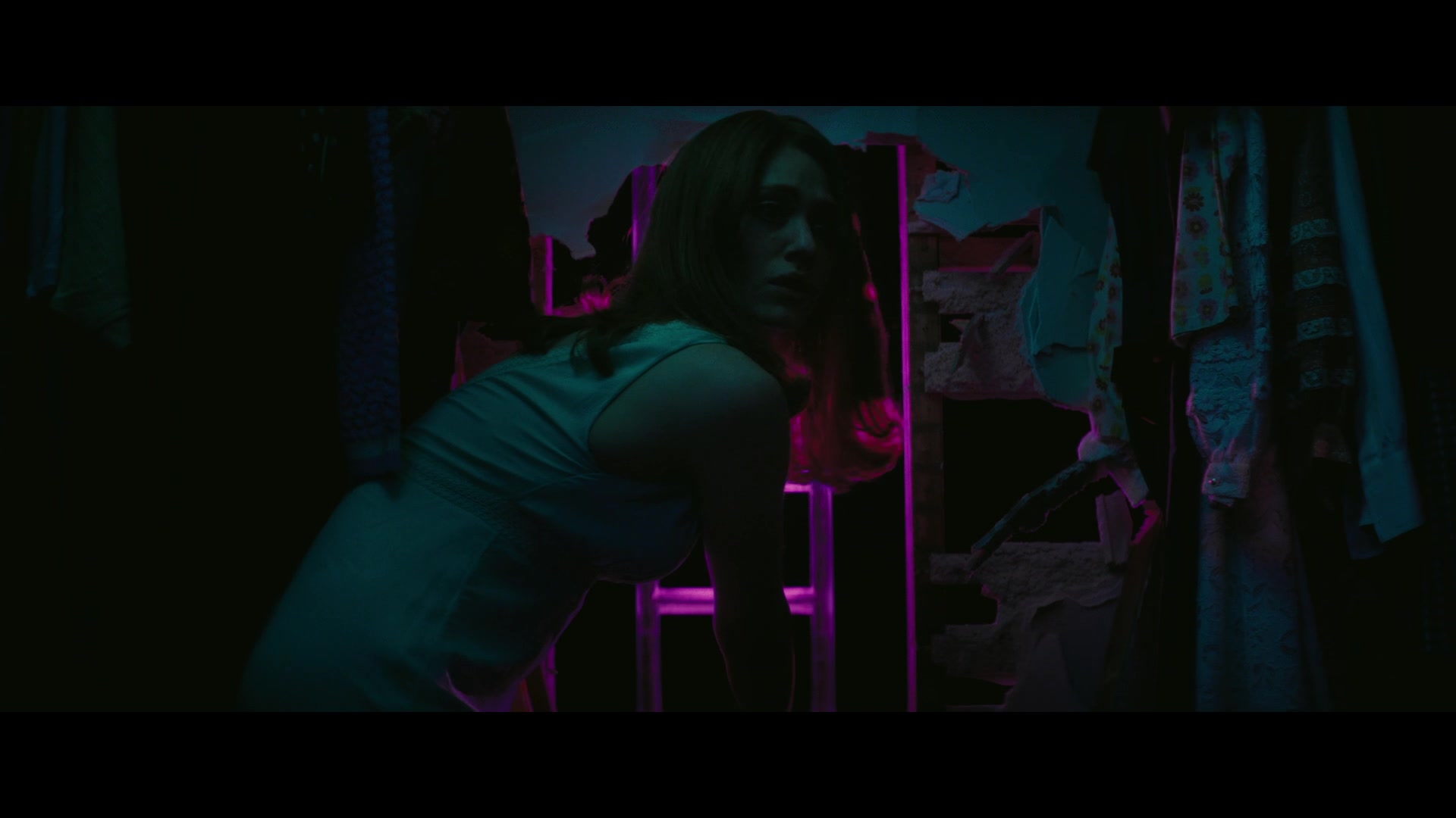 Angelyne_S01E05_Pink_Clouds_1080p_ERW_004099.jpg