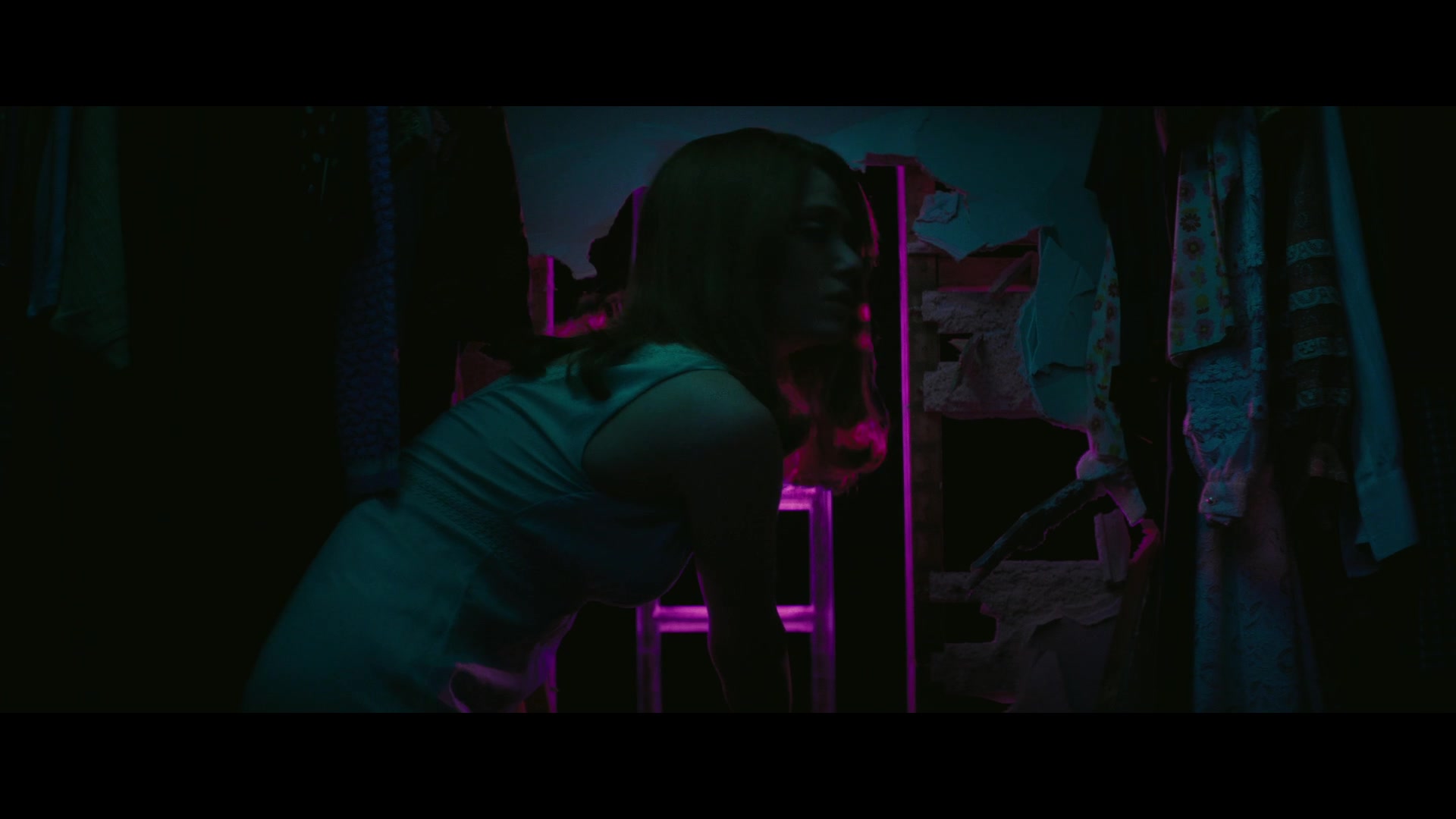 Angelyne_S01E05_Pink_Clouds_1080p_ERW_004110.jpg