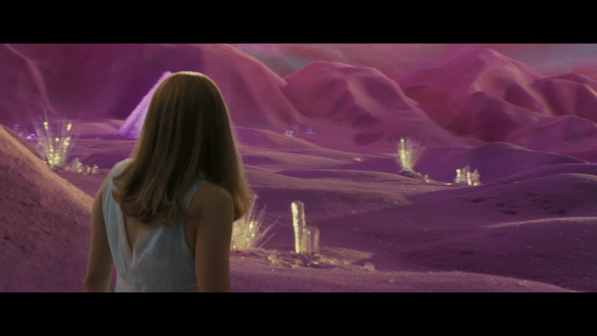 Angelyne_S01E05_Pink_Clouds_1080p_ERW_004243.jpg