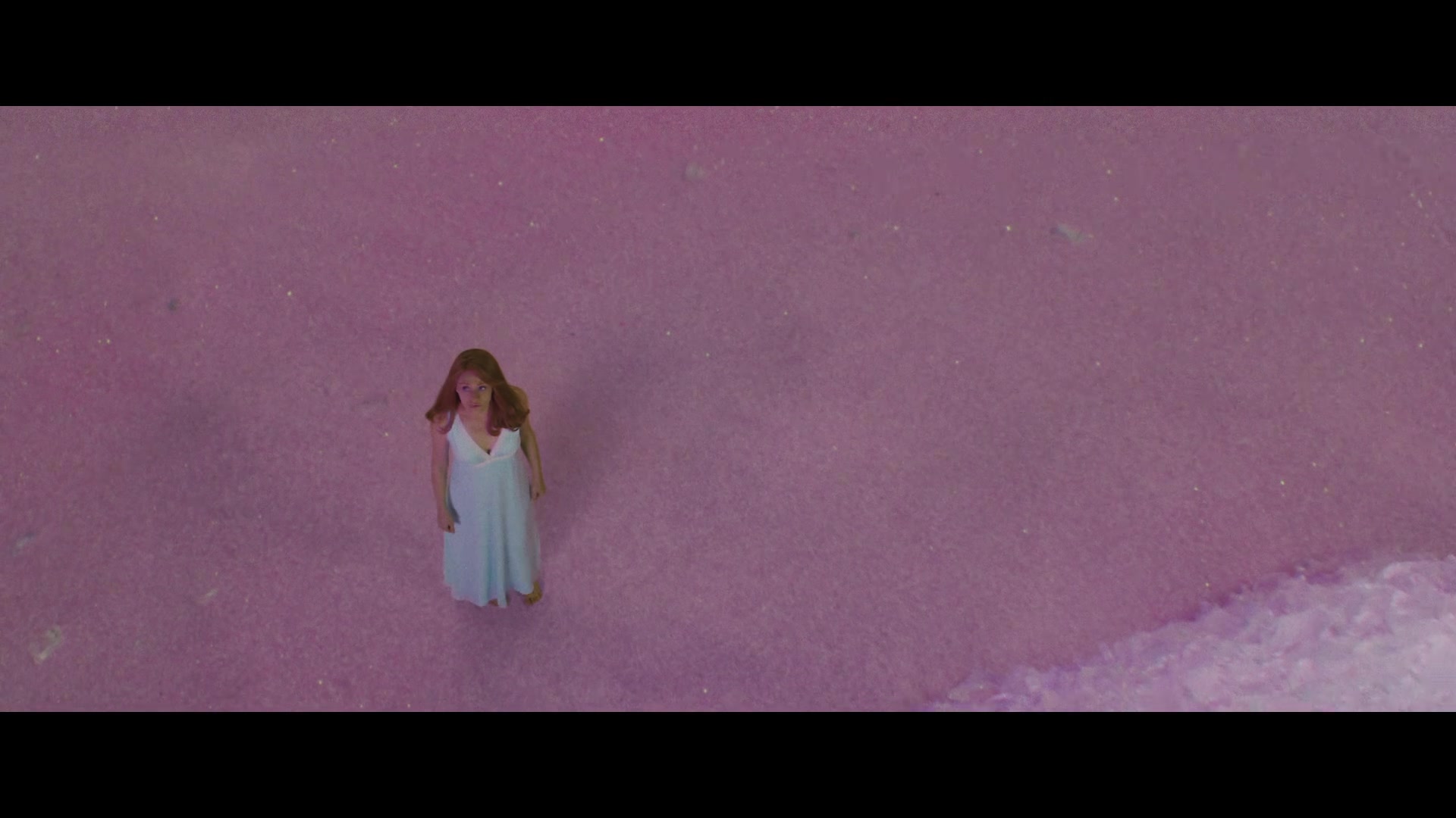 Angelyne_S01E05_Pink_Clouds_1080p_ERW_004315.jpg