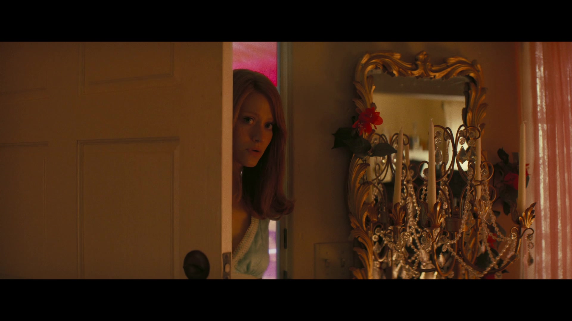 Angelyne_S01E05_Pink_Clouds_1080p_ERW_004351.jpg