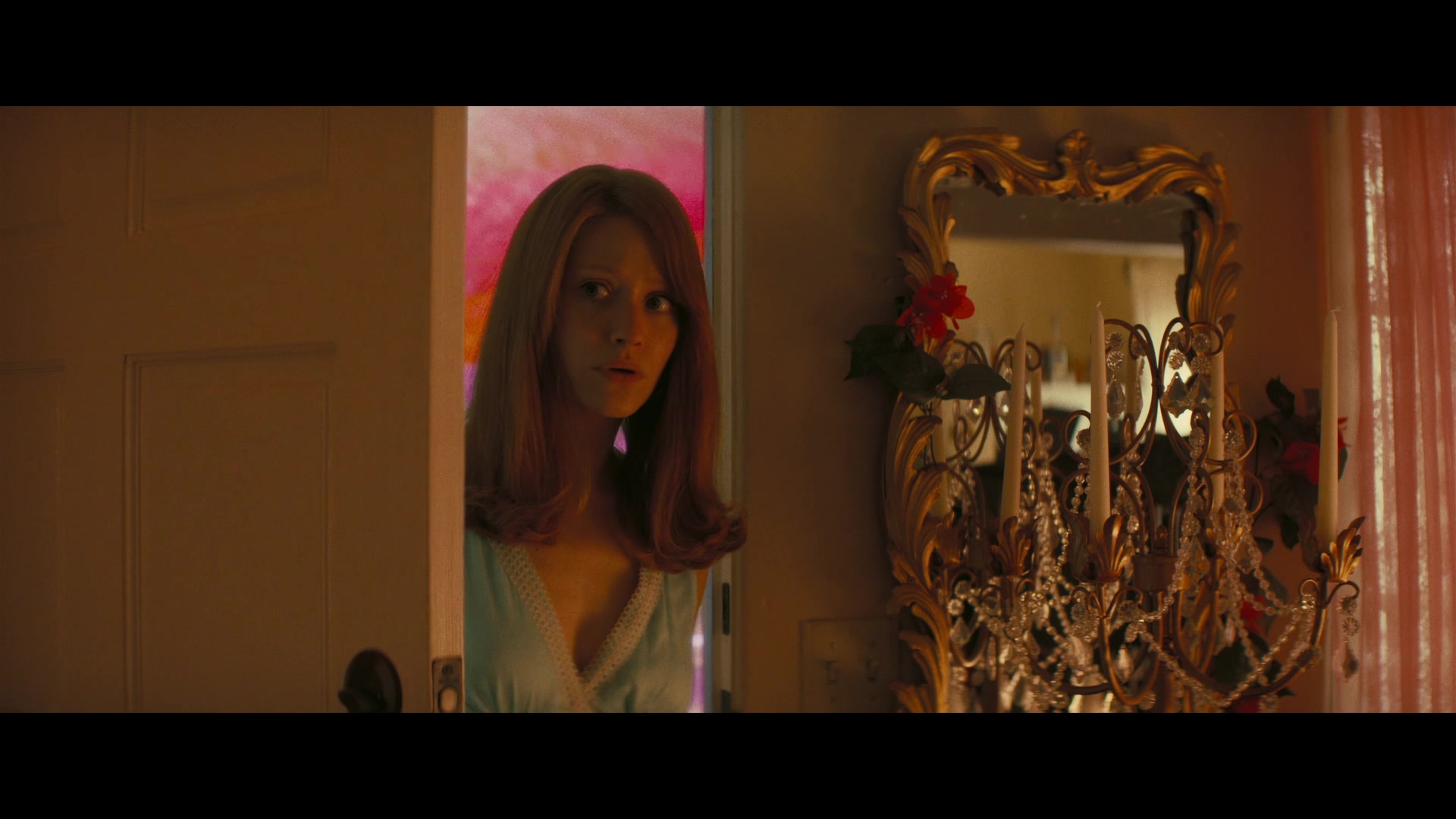 Angelyne_S01E05_Pink_Clouds_1080p_ERW_004355.jpg