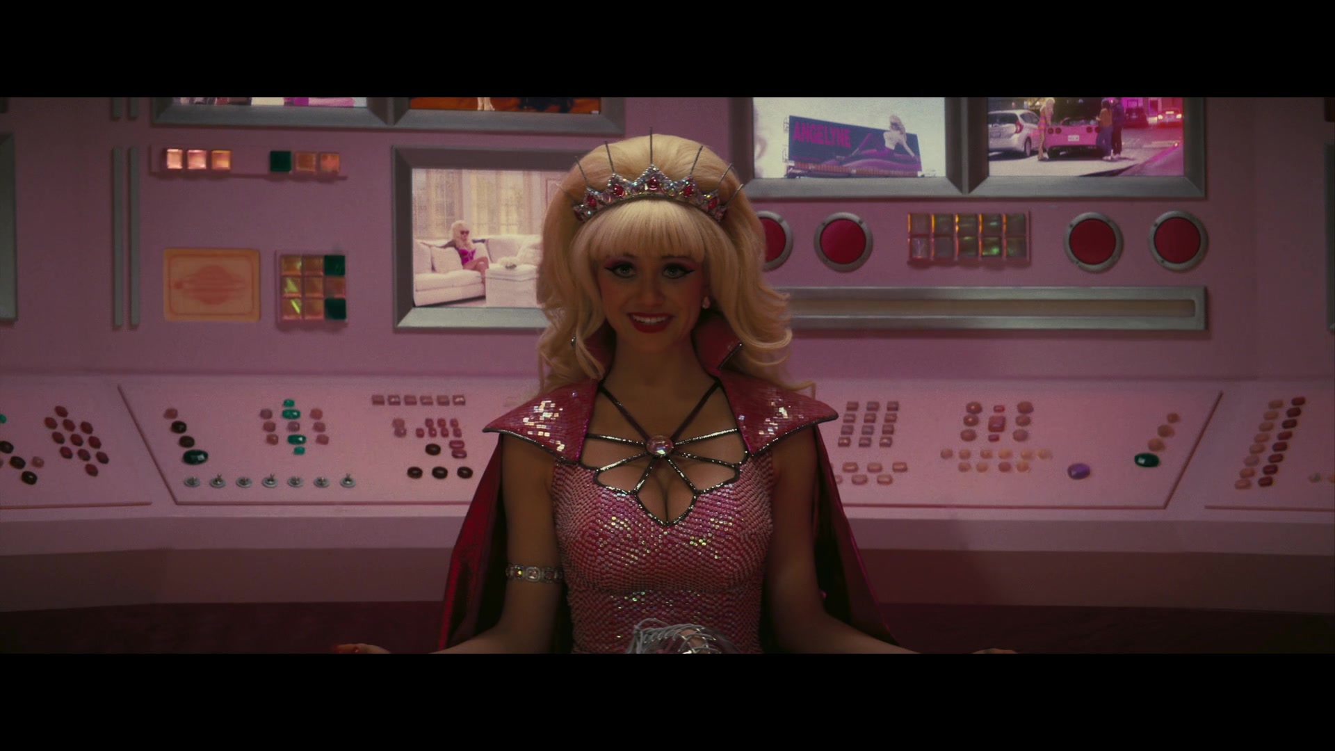 Angelyne_S01E05_Pink_Clouds_1080p_ERW_004475.jpg