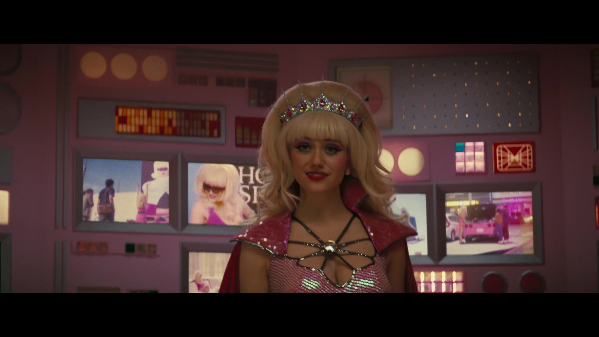 Angelyne_S01E05_Pink_Clouds_1080p_ERW_004519.jpg