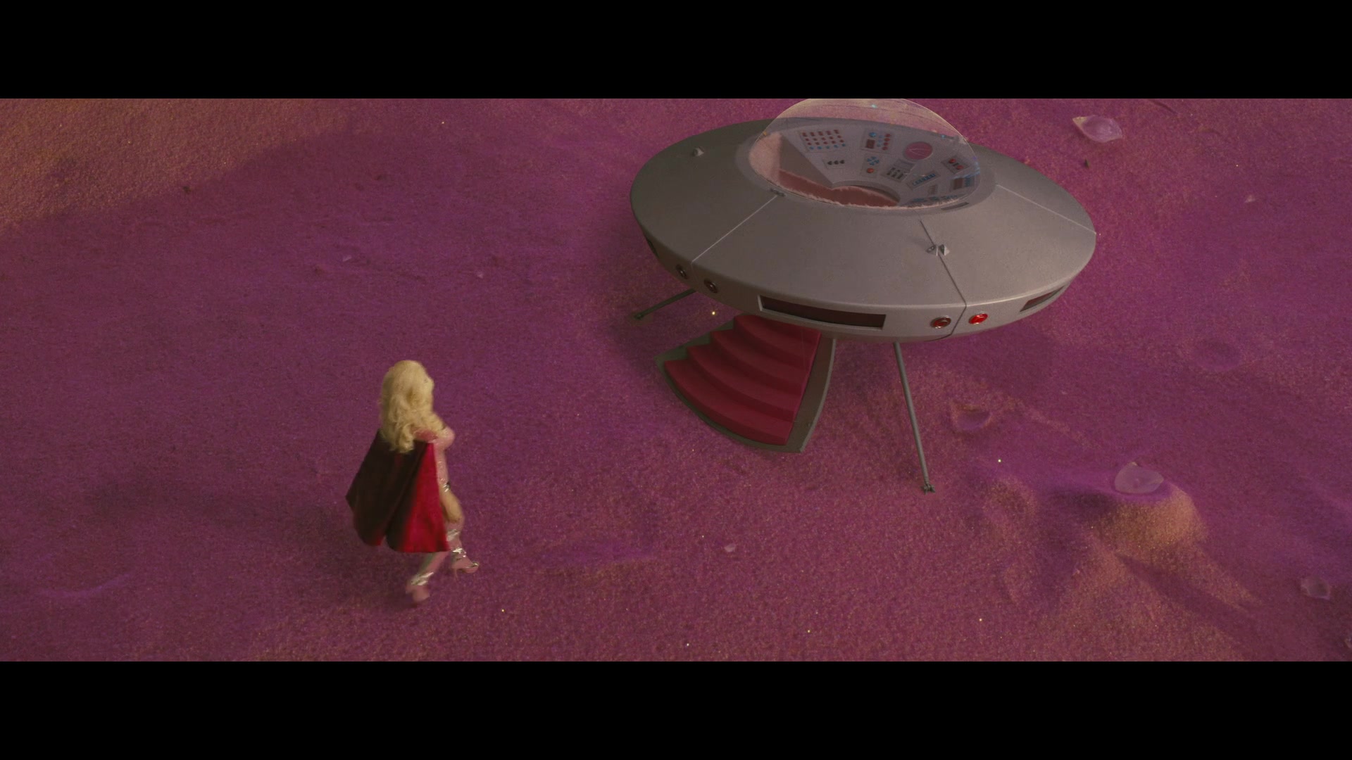 Angelyne_S01E05_Pink_Clouds_1080p_ERW_004699.jpg