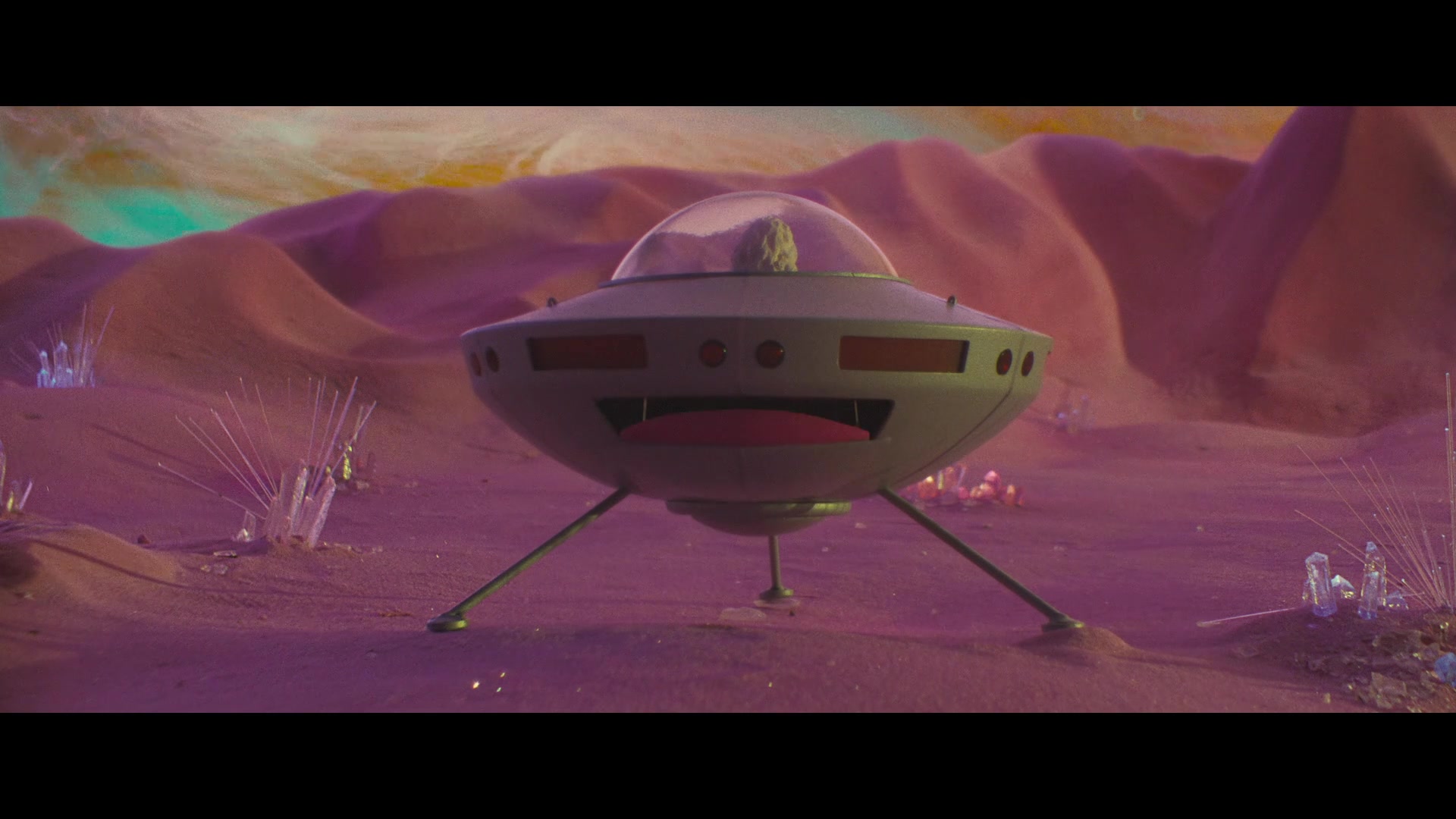 Angelyne_S01E05_Pink_Clouds_1080p_ERW_004739.jpg