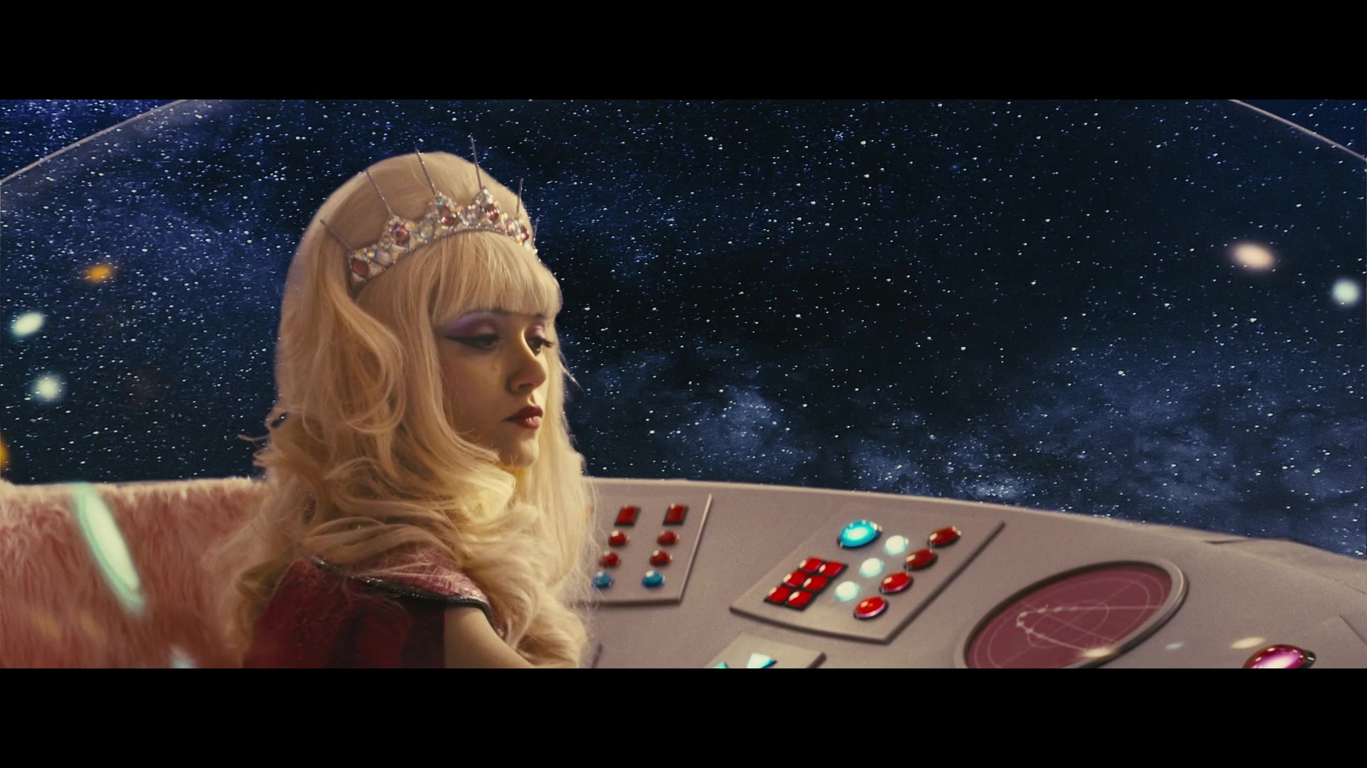 Angelyne_S01E05_Pink_Clouds_1080p_ERW_004802.jpg