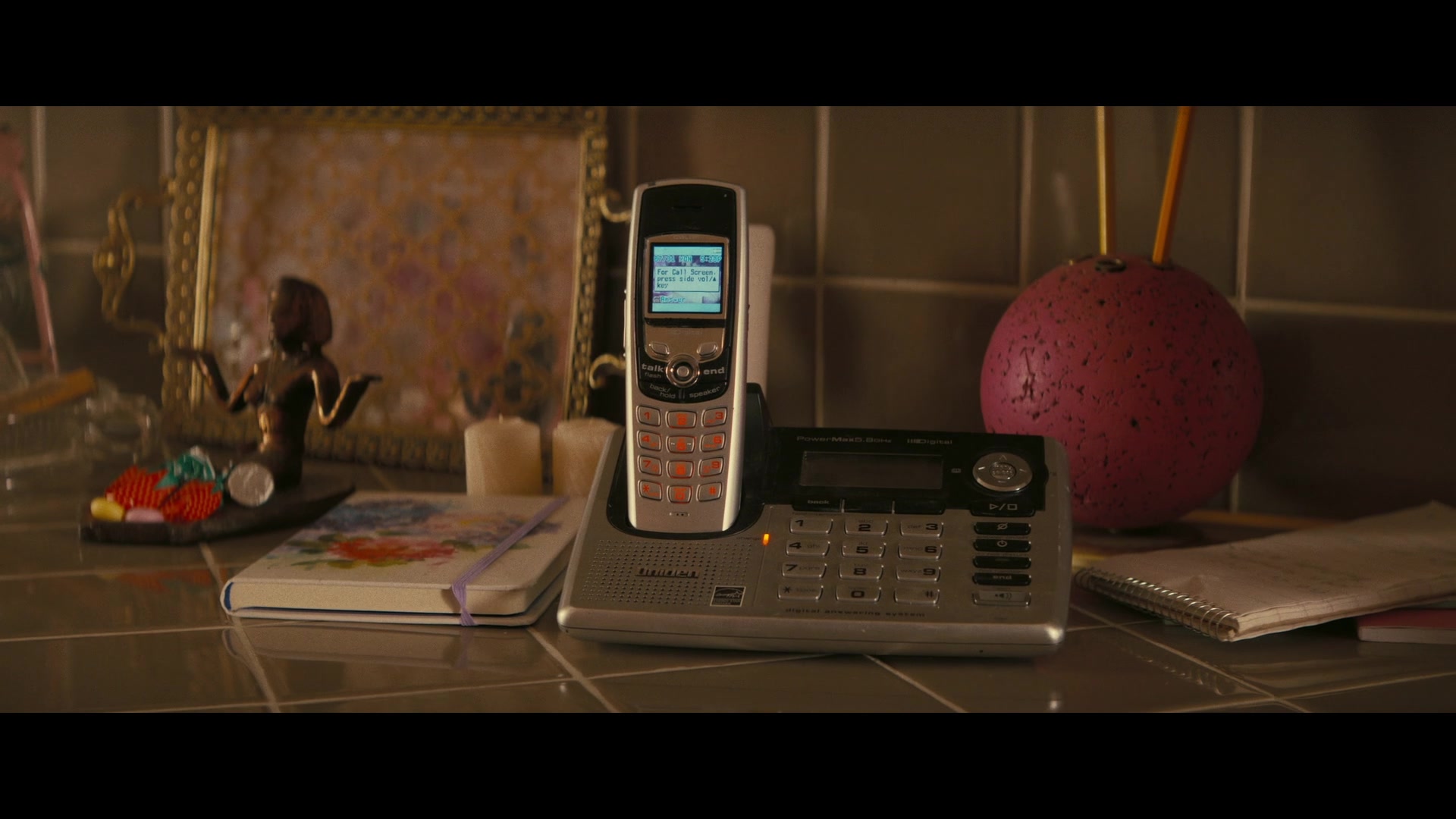 Angelyne_S01E05_Pink_Clouds_1080p_ERW_005017.jpg