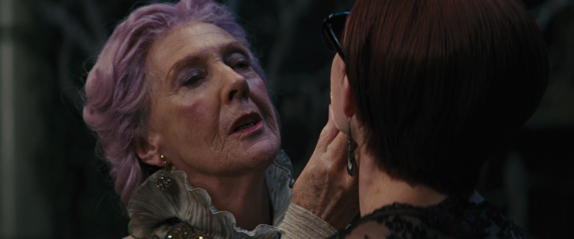 Beautiful_Creatures_2013_1080p_BluRay_ERW_008059.jpg