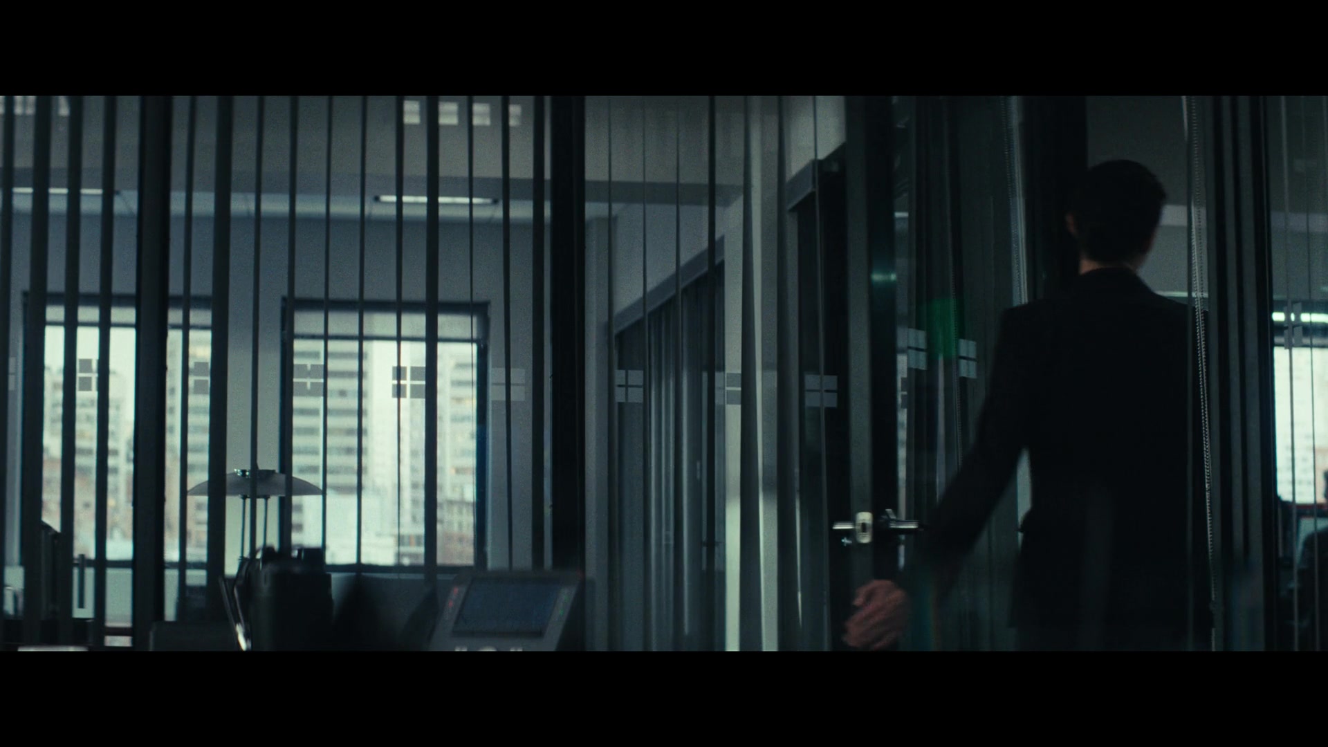 Furious_S01E01_The_Gorgon_1080p_ERW_001134.jpg