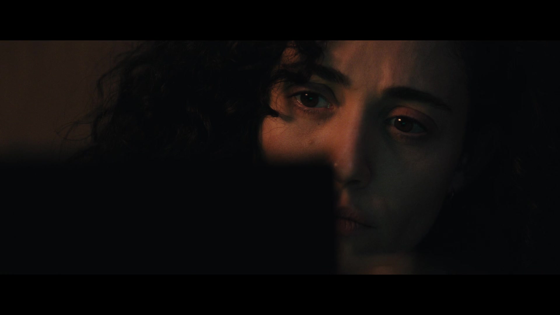 Furious_S01E01_The_Gorgon_1080p_ERW_003034.jpg