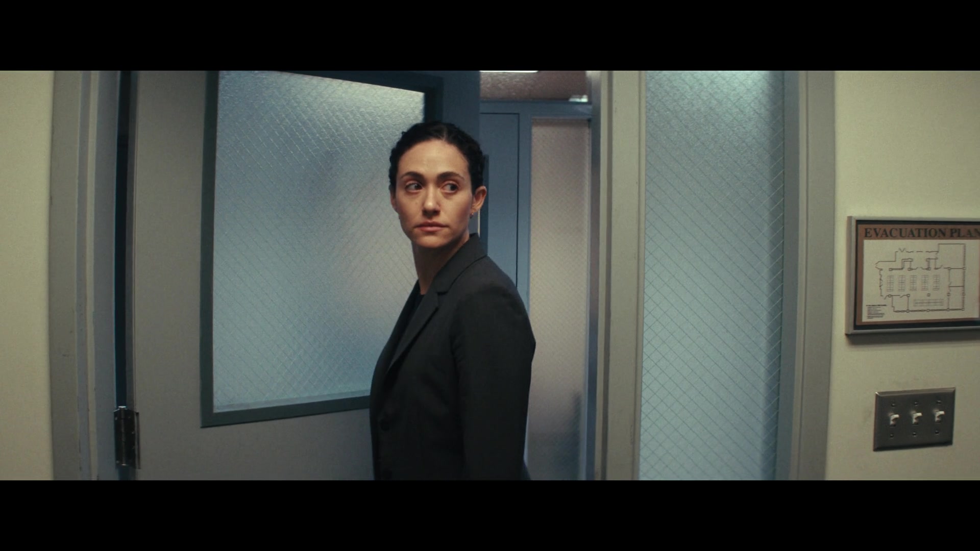 Furious_S01E01_The_Gorgon_1080p_ERW_003150.jpg