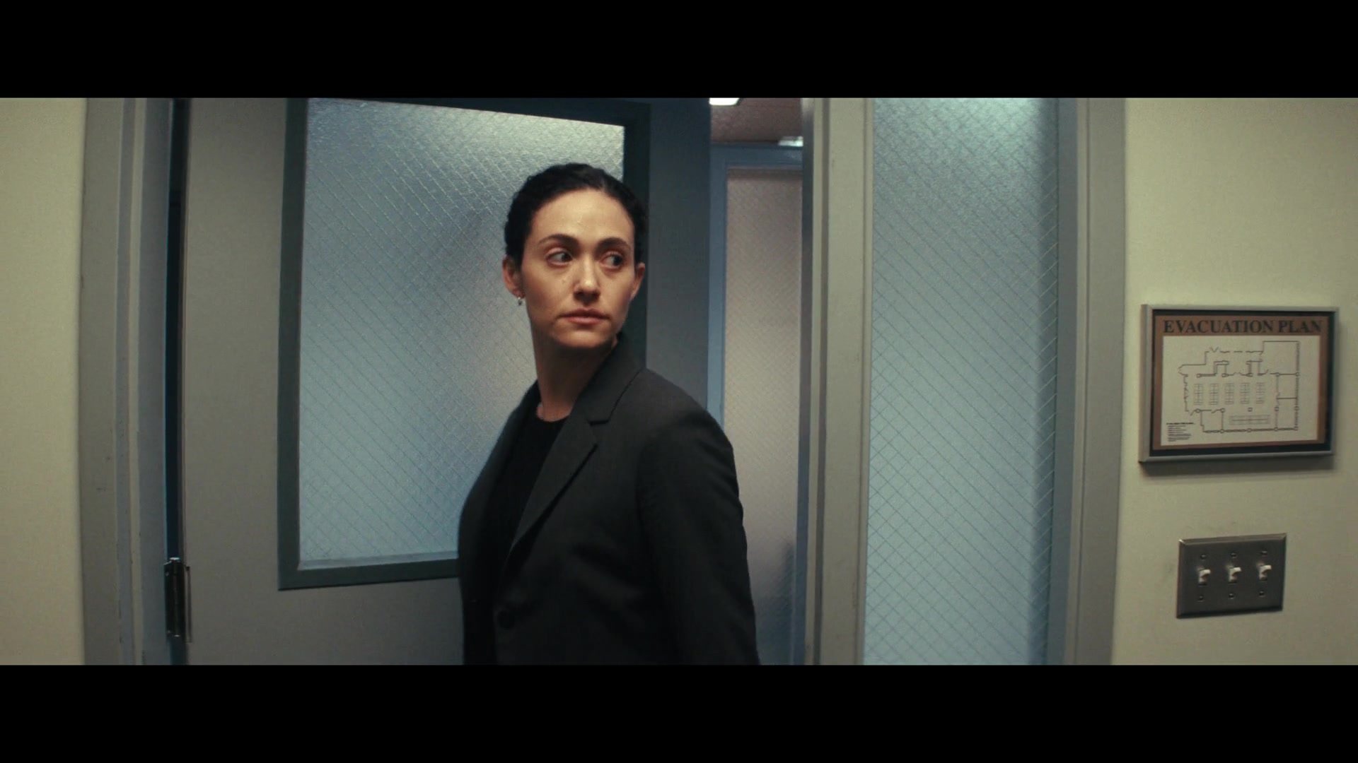 Furious_S01E01_The_Gorgon_1080p_ERW_003151.jpg