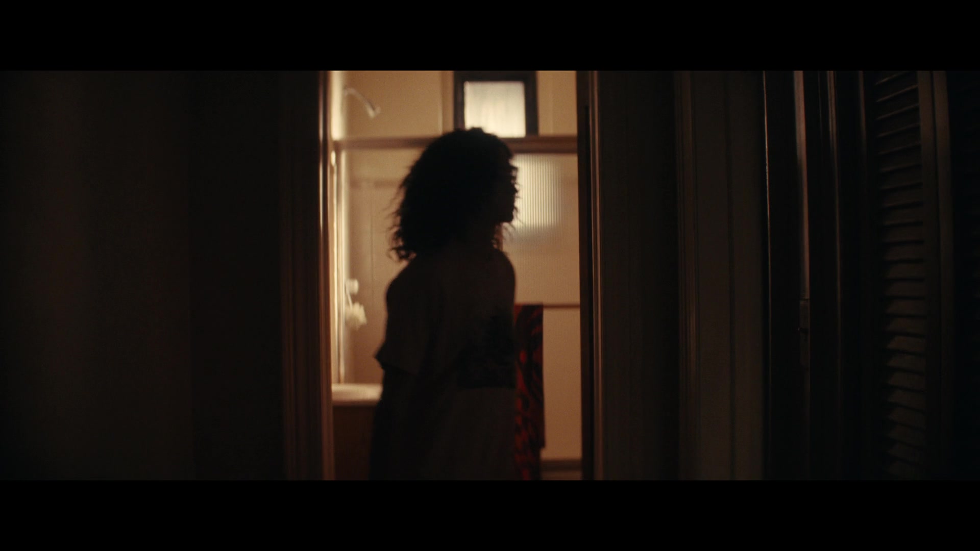 Furious_S01E02_My_Life_Had_Stood_A_Loaded_Gun_1080p_ERW_000279.jpg