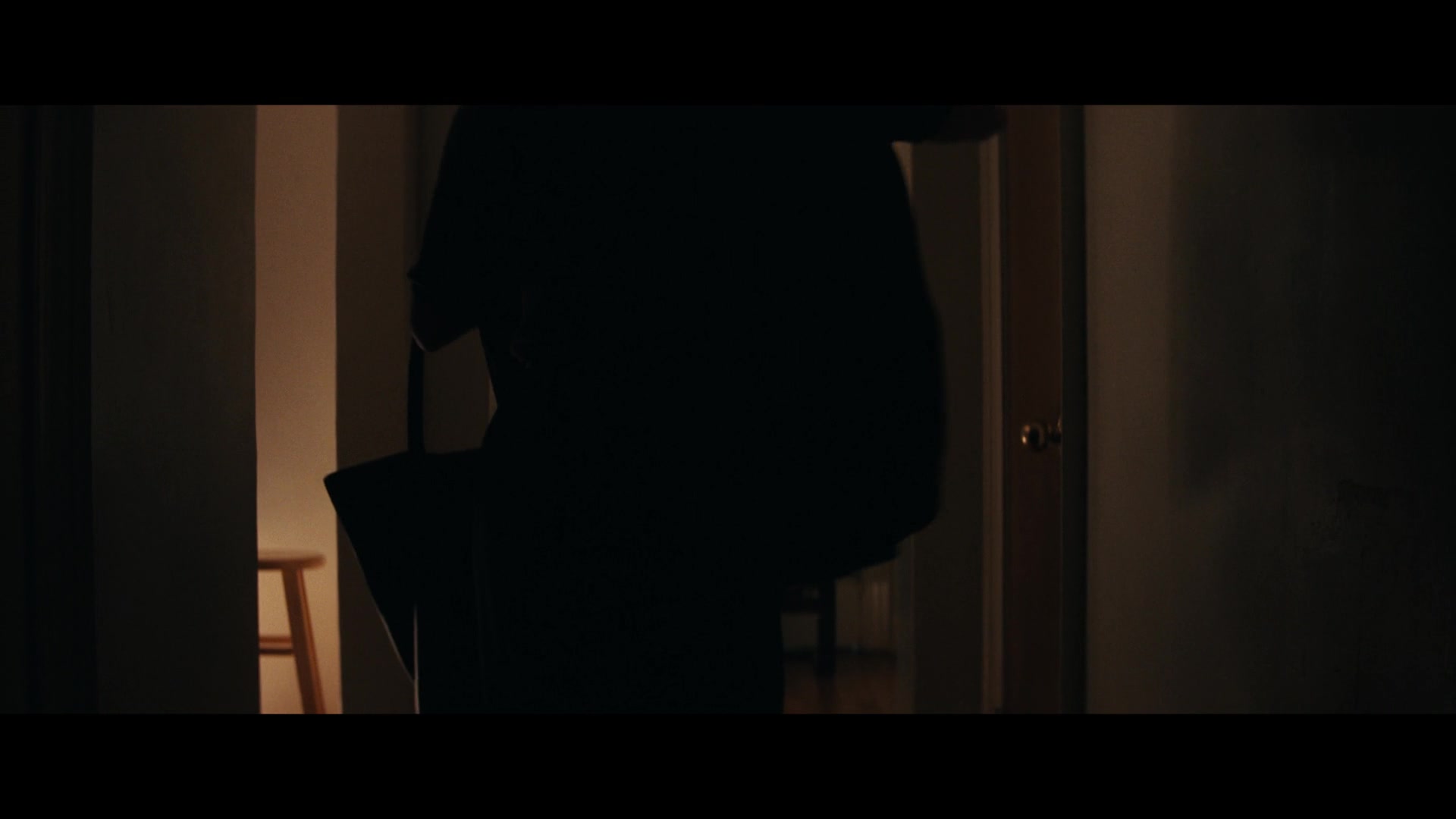 Furious_S01E02_My_Life_Had_Stood_A_Loaded_Gun_1080p_ERW_000286.jpg