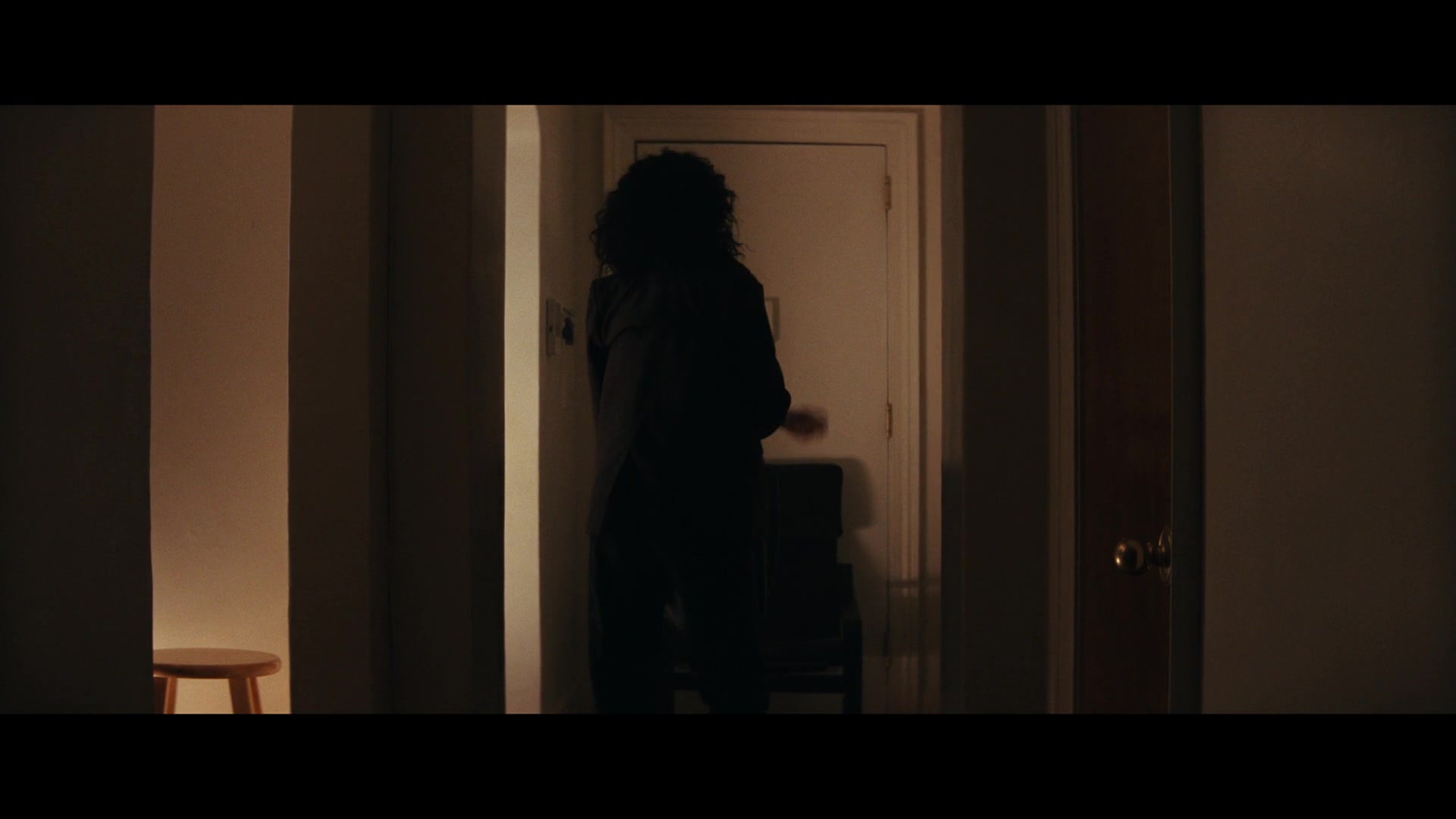 Furious_S01E02_My_Life_Had_Stood_A_Loaded_Gun_1080p_ERW_000293.jpg