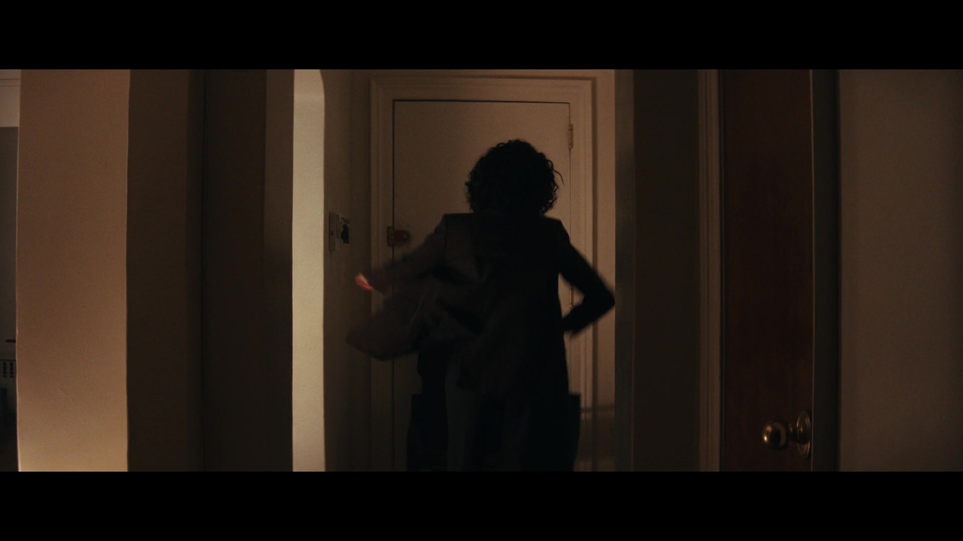 Furious_S01E02_My_Life_Had_Stood_A_Loaded_Gun_1080p_ERW_000298.jpg