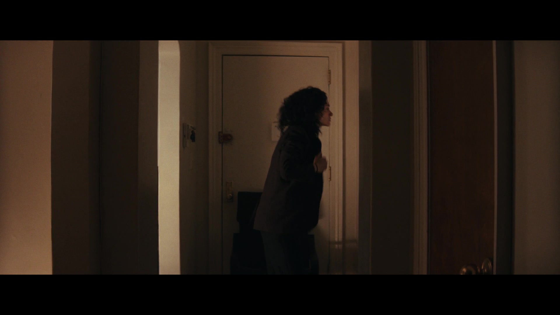Furious_S01E02_My_Life_Had_Stood_A_Loaded_Gun_1080p_ERW_000301.jpg