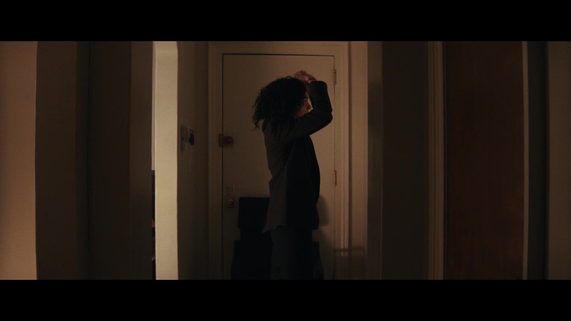 Furious_S01E02_My_Life_Had_Stood_A_Loaded_Gun_1080p_ERW_000303.jpg