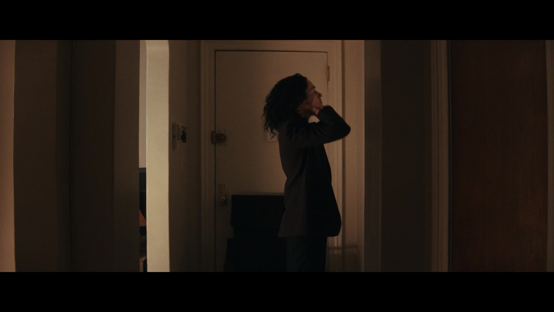 Furious_S01E02_My_Life_Had_Stood_A_Loaded_Gun_1080p_ERW_000306.jpg