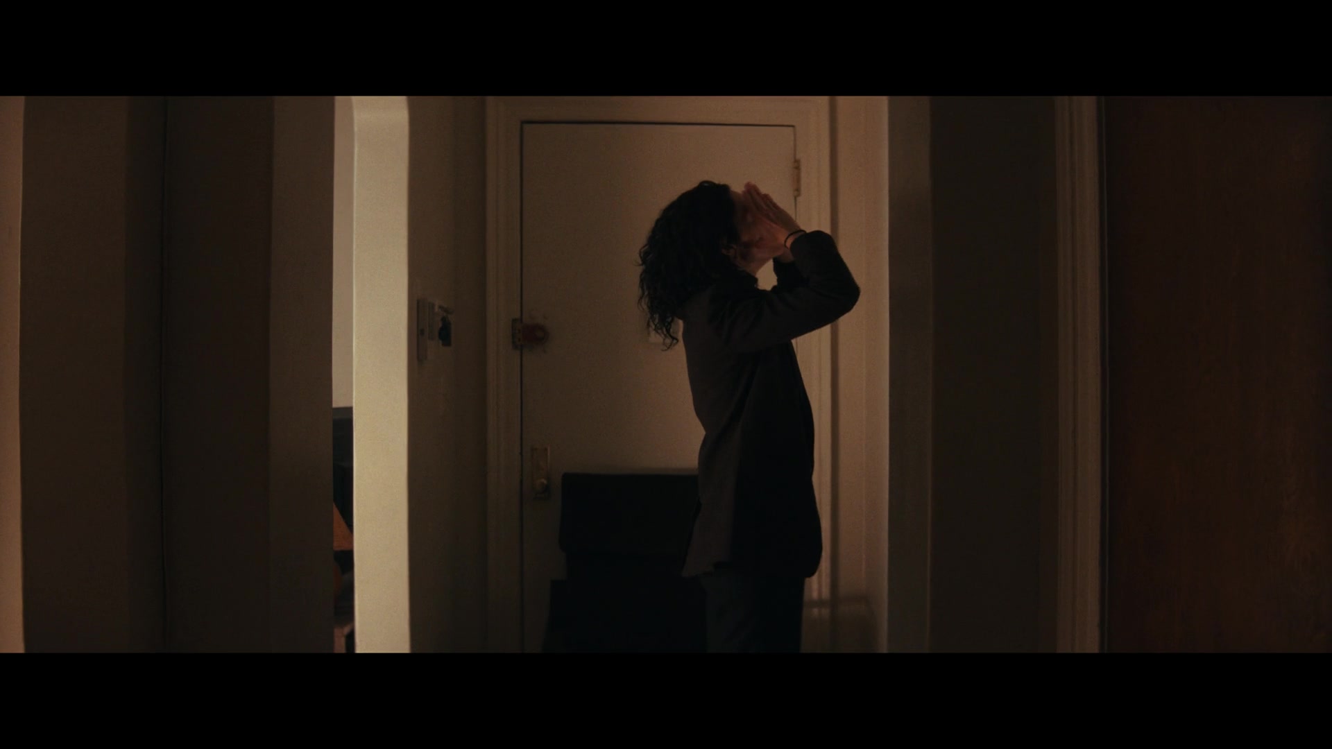 Furious_S01E02_My_Life_Had_Stood_A_Loaded_Gun_1080p_ERW_000307.jpg