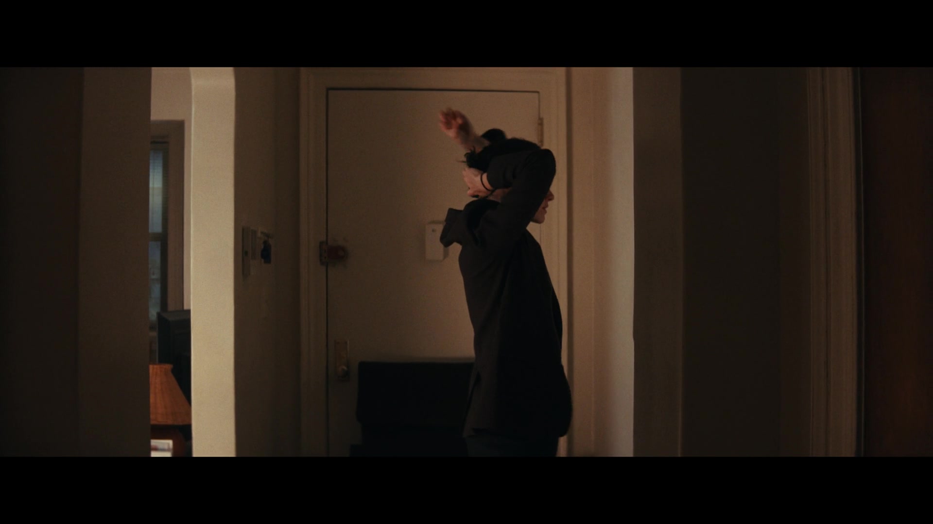 Furious_S01E02_My_Life_Had_Stood_A_Loaded_Gun_1080p_ERW_000315.jpg