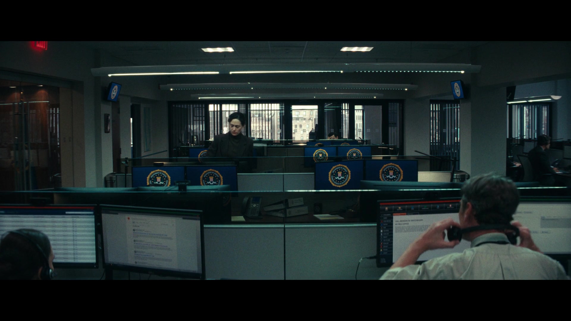 Furious_S01E02_My_Life_Had_Stood_A_Loaded_Gun_1080p_ERW_000841.jpg
