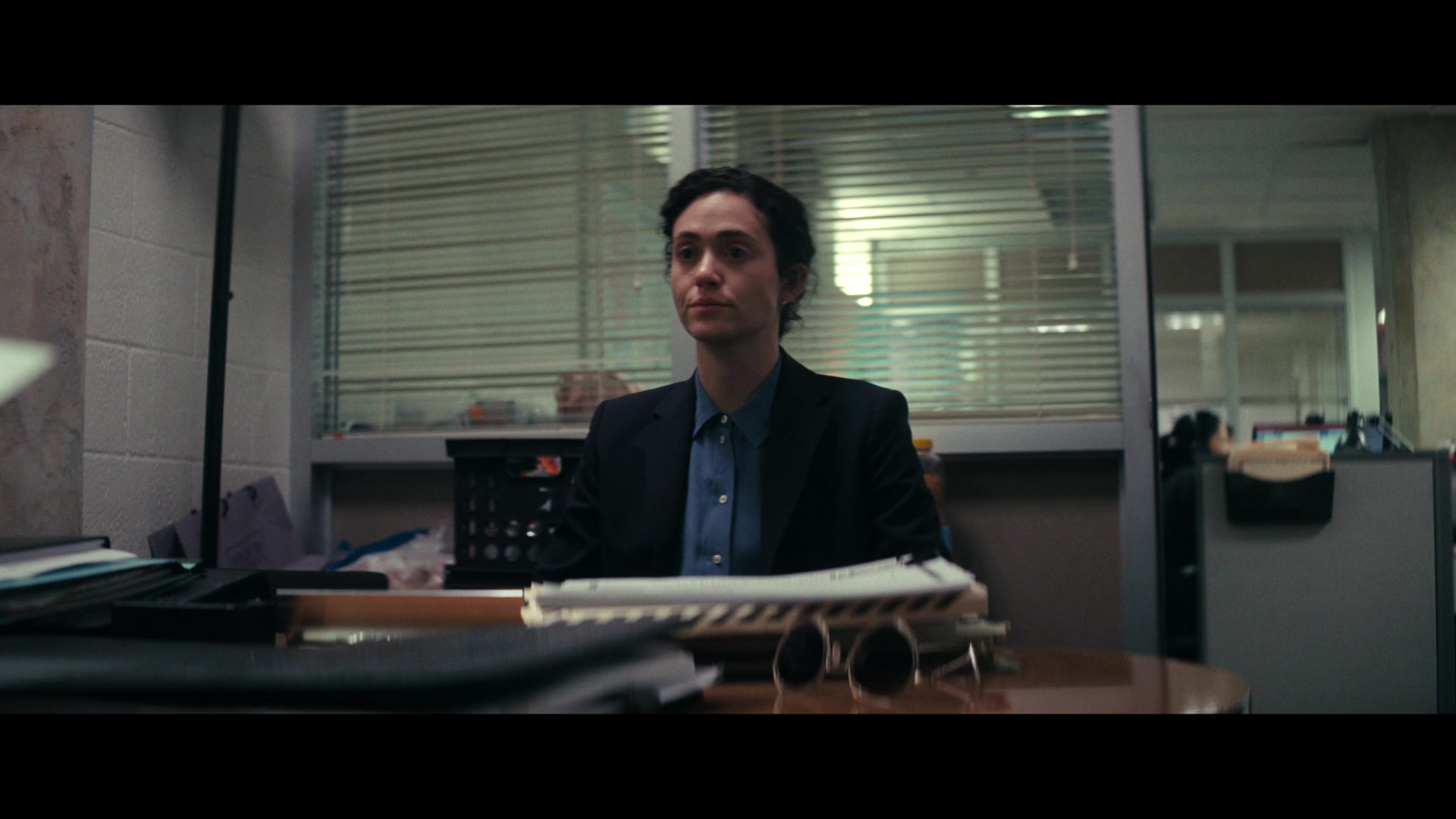 Furious_S01E02_My_Life_Had_Stood_A_Loaded_Gun_1080p_ERW_001274.jpg