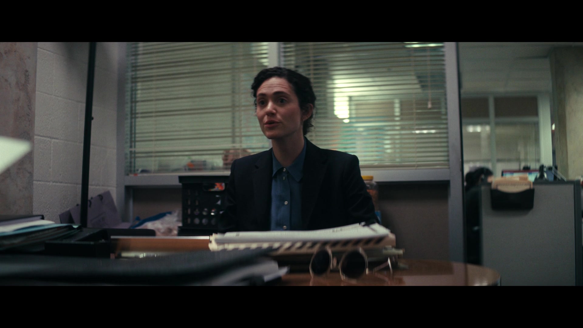 Furious_S01E02_My_Life_Had_Stood_A_Loaded_Gun_1080p_ERW_001282.jpg