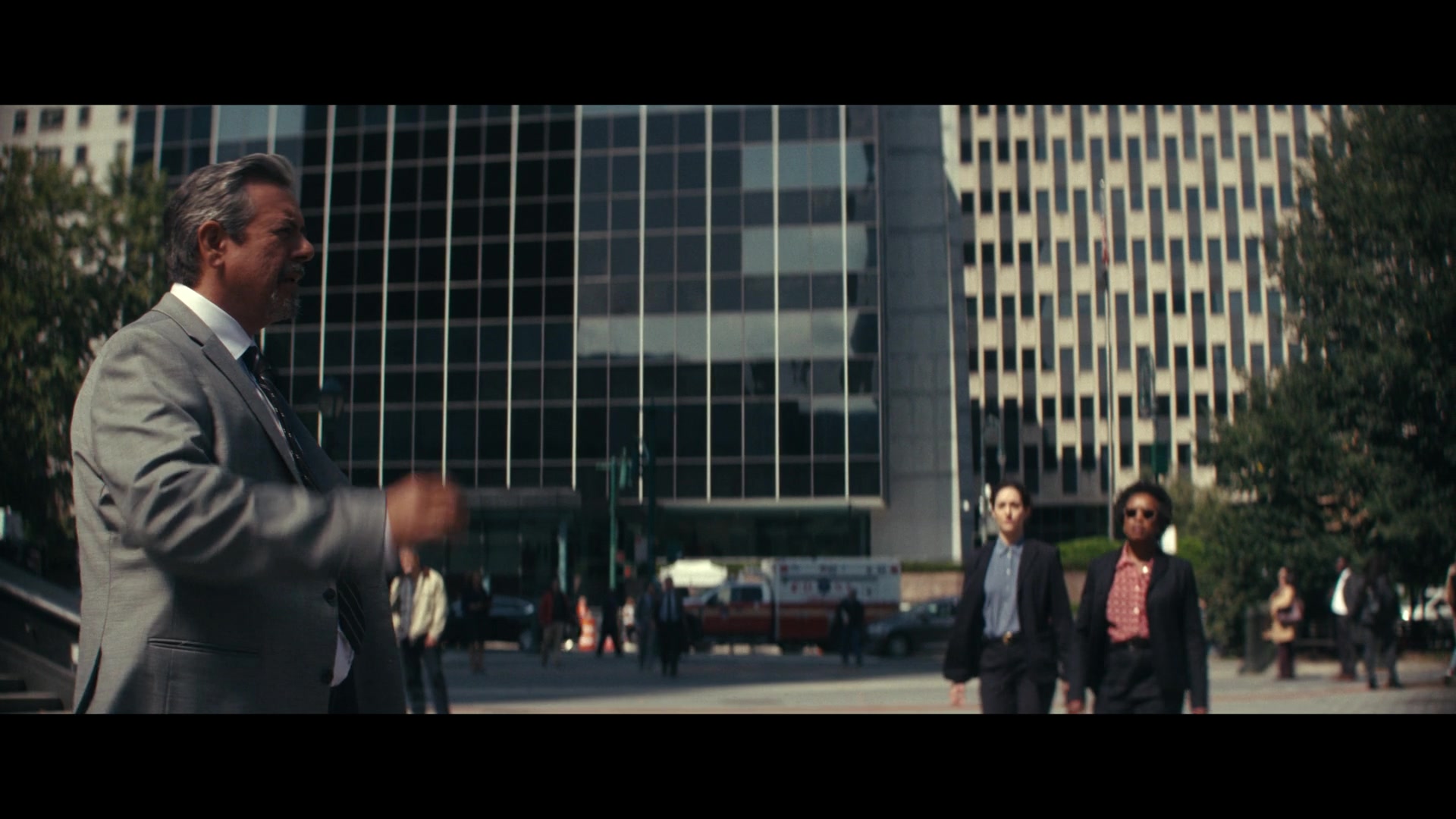 Furious_S01E02_My_Life_Had_Stood_A_Loaded_Gun_1080p_ERW_001365.jpg