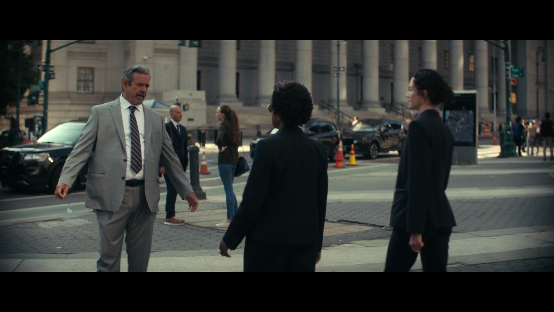 Furious_S01E02_My_Life_Had_Stood_A_Loaded_Gun_1080p_ERW_001372.jpg