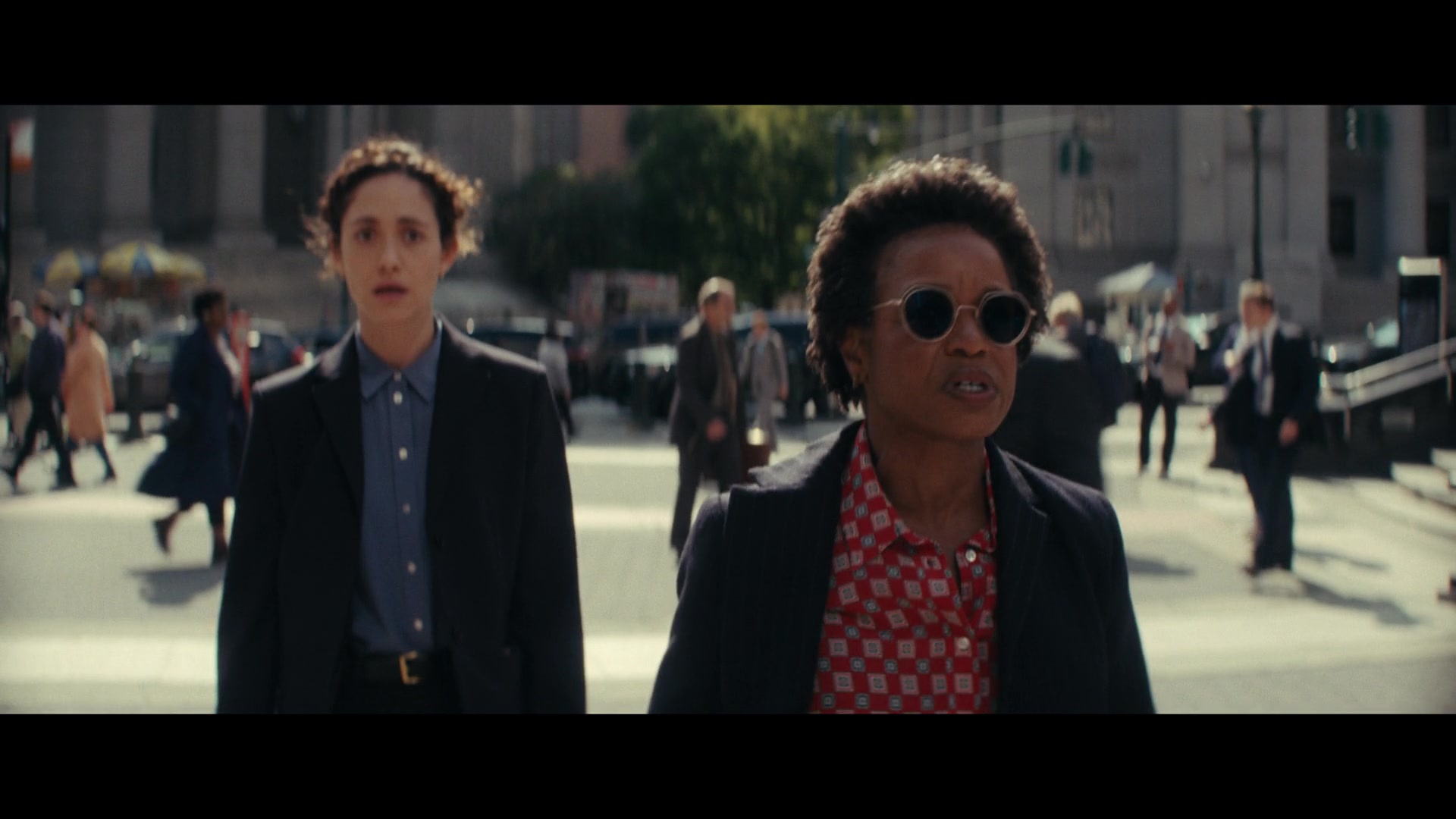 Furious_S01E02_My_Life_Had_Stood_A_Loaded_Gun_1080p_ERW_001563.jpg