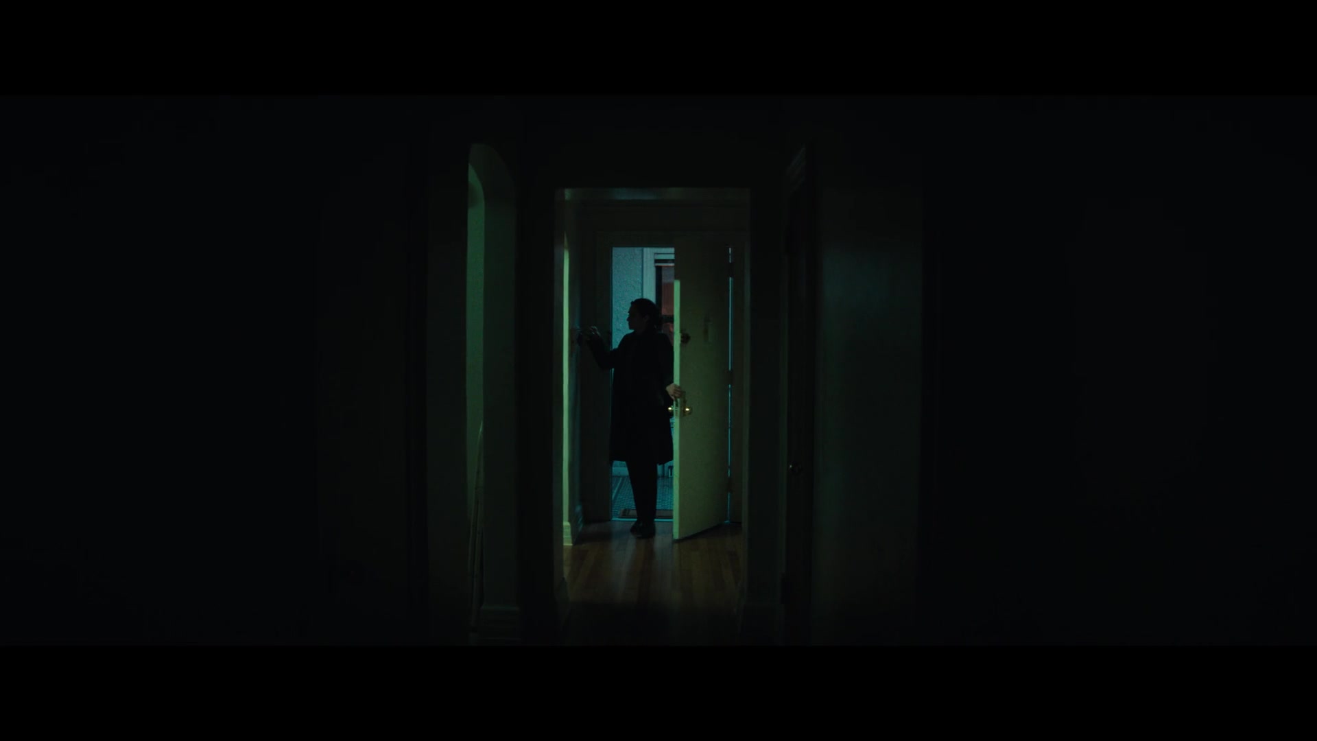 Furious_S01E02_My_Life_Had_Stood_A_Loaded_Gun_1080p_ERW_002265.jpg