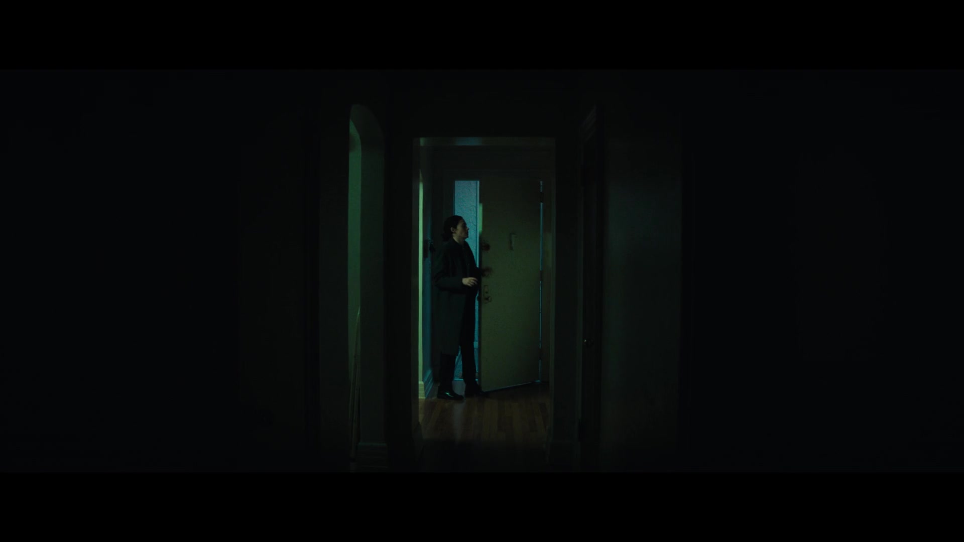 Furious_S01E02_My_Life_Had_Stood_A_Loaded_Gun_1080p_ERW_002268.jpg
