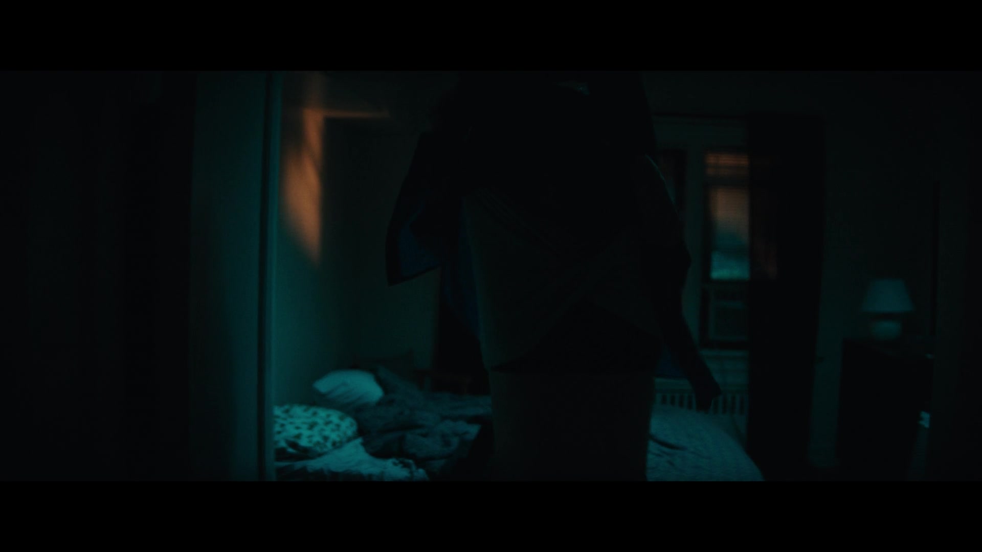 Furious_S01E02_My_Life_Had_Stood_A_Loaded_Gun_1080p_ERW_002280.jpg