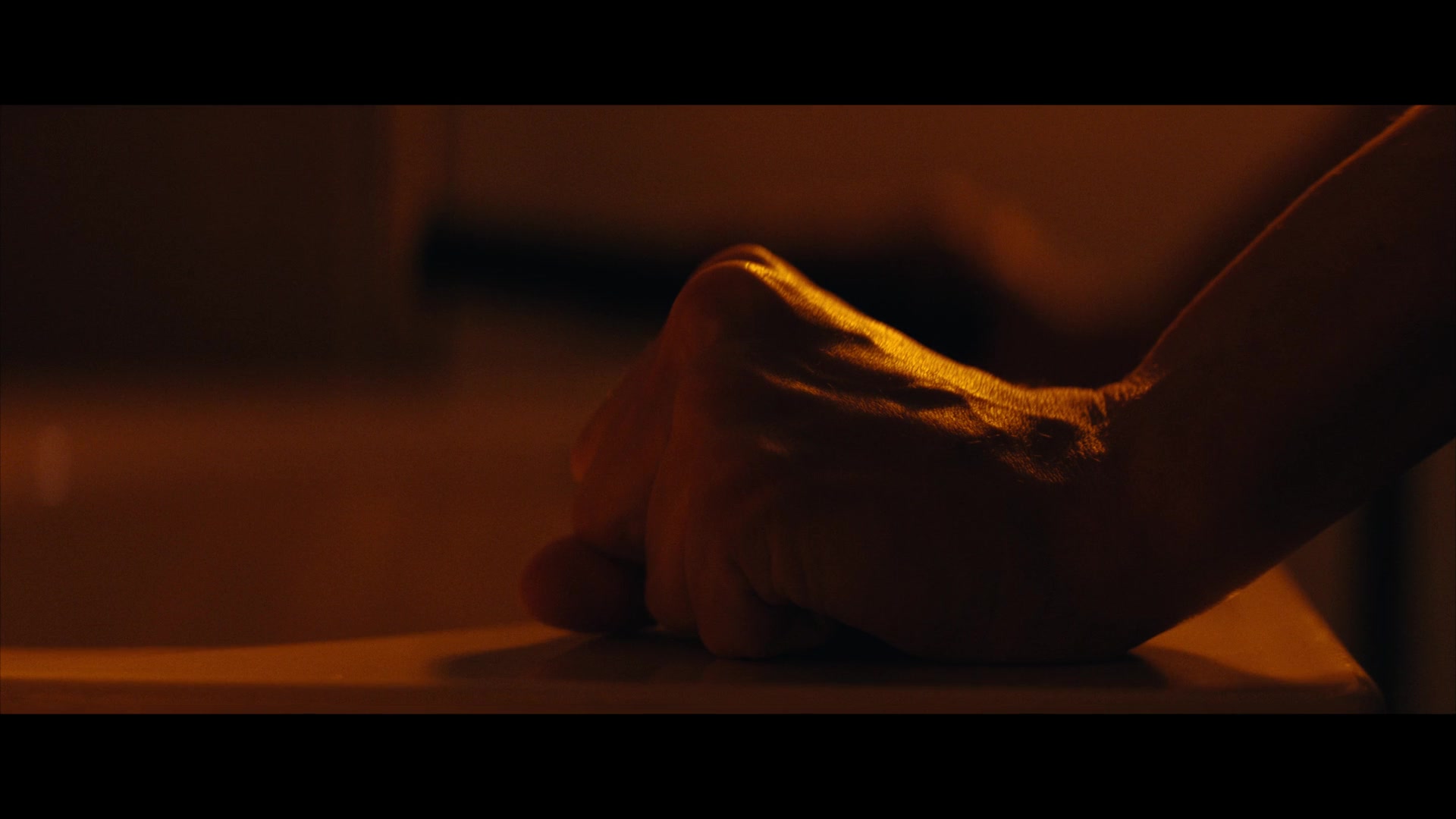 Furious_S01E02_My_Life_Had_Stood_A_Loaded_Gun_1080p_ERW_002314.jpg