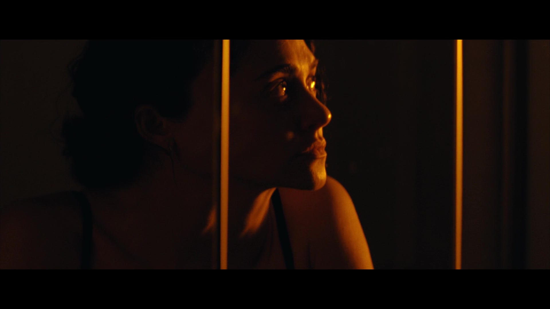 Furious_S01E02_My_Life_Had_Stood_A_Loaded_Gun_1080p_ERW_002321.jpg