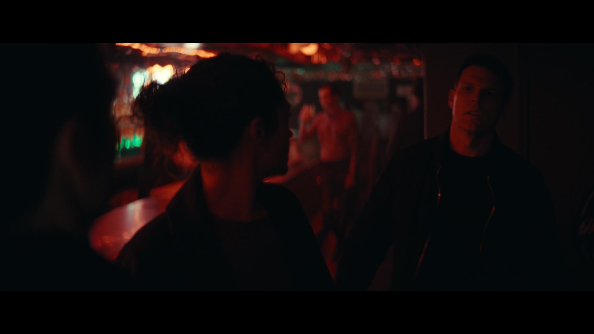 Furious_S01E02_My_Life_Had_Stood_A_Loaded_Gun_1080p_ERW_002372.jpg