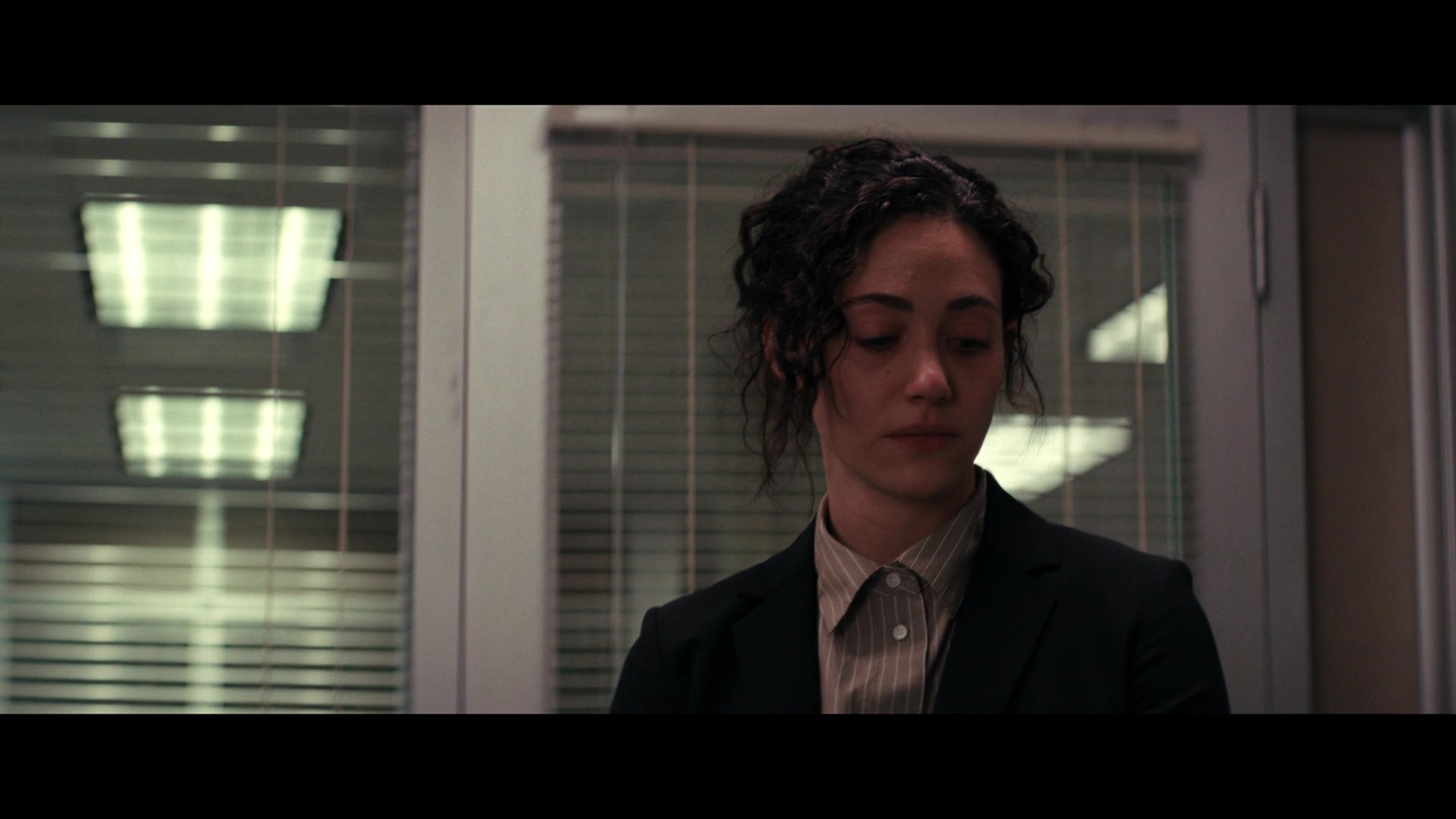 Furious_S01E02_My_Life_Had_Stood_A_Loaded_Gun_1080p_ERW_002769.jpg
