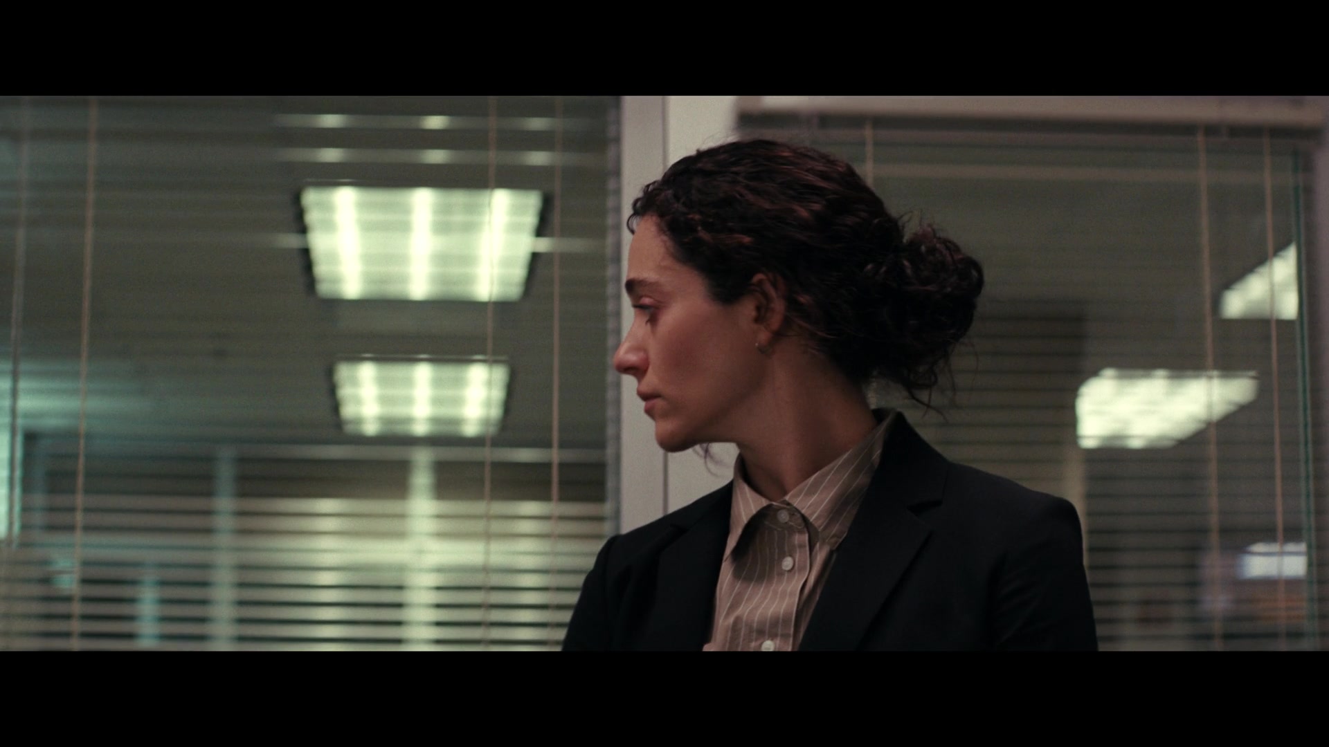 Furious_S01E02_My_Life_Had_Stood_A_Loaded_Gun_1080p_ERW_002855.jpg