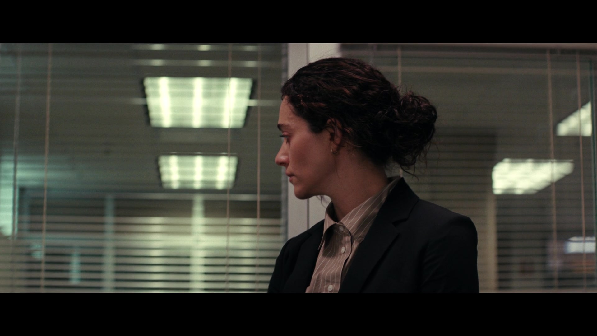 Furious_S01E02_My_Life_Had_Stood_A_Loaded_Gun_1080p_ERW_002857.jpg