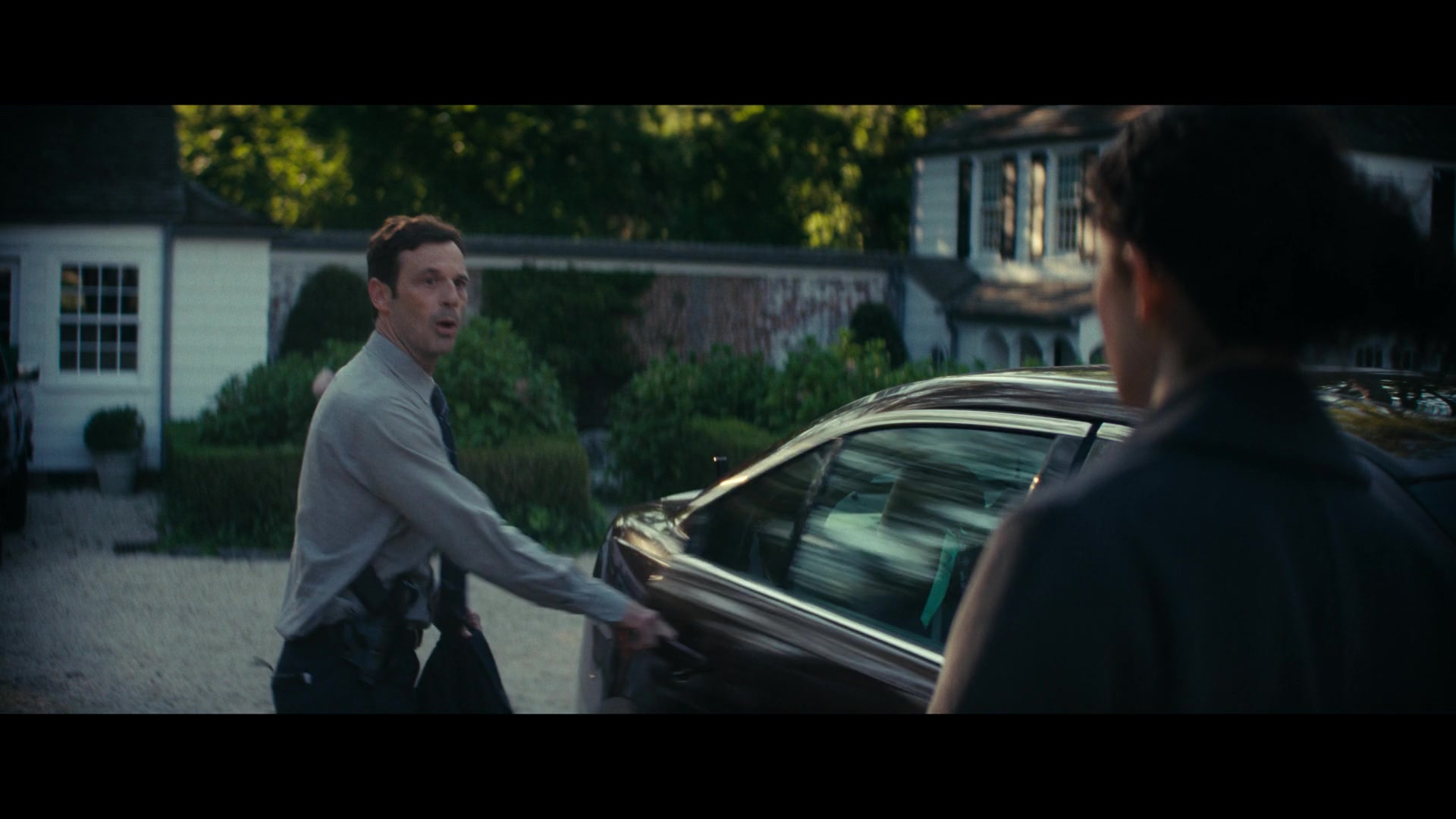 Furious_S01E02_My_Life_Had_Stood_A_Loaded_Gun_1080p_ERW_003847.jpg