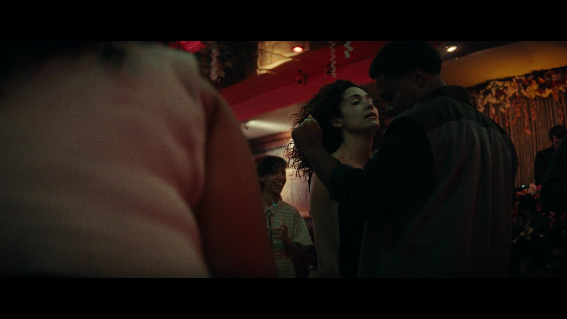 Furious_S01E02_My_Life_Had_Stood_A_Loaded_Gun_1080p_ERW_005006.jpg
