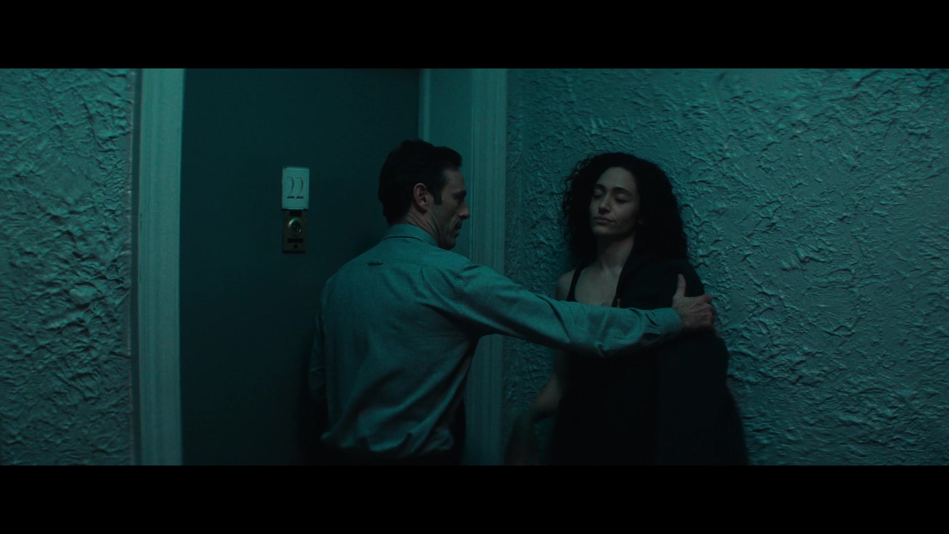 Furious_S01E02_My_Life_Had_Stood_A_Loaded_Gun_1080p_ERW_005143.jpg