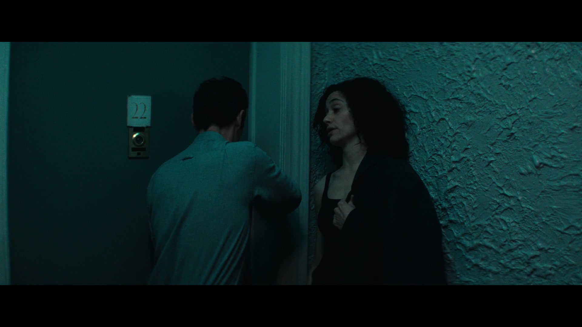 Furious_S01E02_My_Life_Had_Stood_A_Loaded_Gun_1080p_ERW_005157.jpg