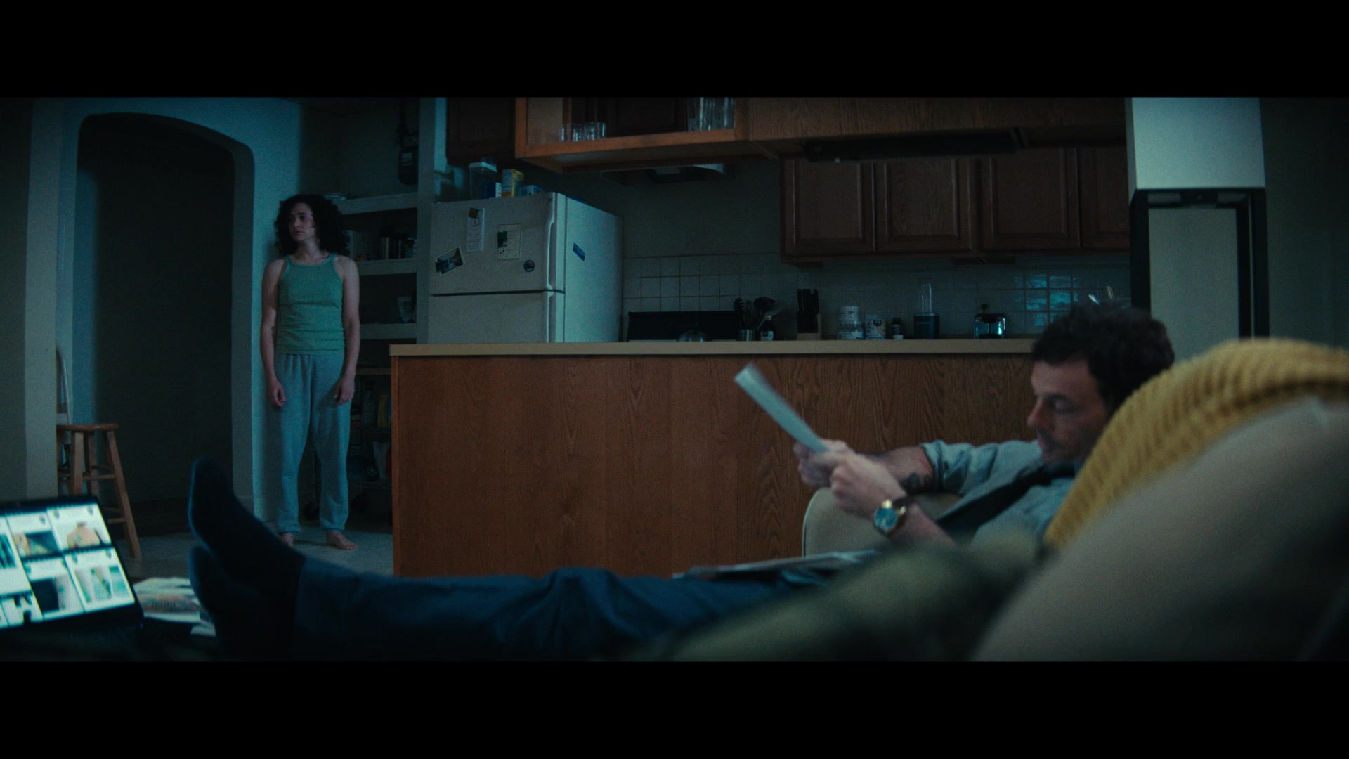 Furious_S01E02_My_Life_Had_Stood_A_Loaded_Gun_1080p_ERW_006172.jpg