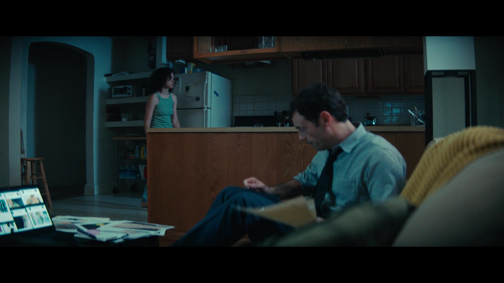 Furious_S01E02_My_Life_Had_Stood_A_Loaded_Gun_1080p_ERW_006176.jpg