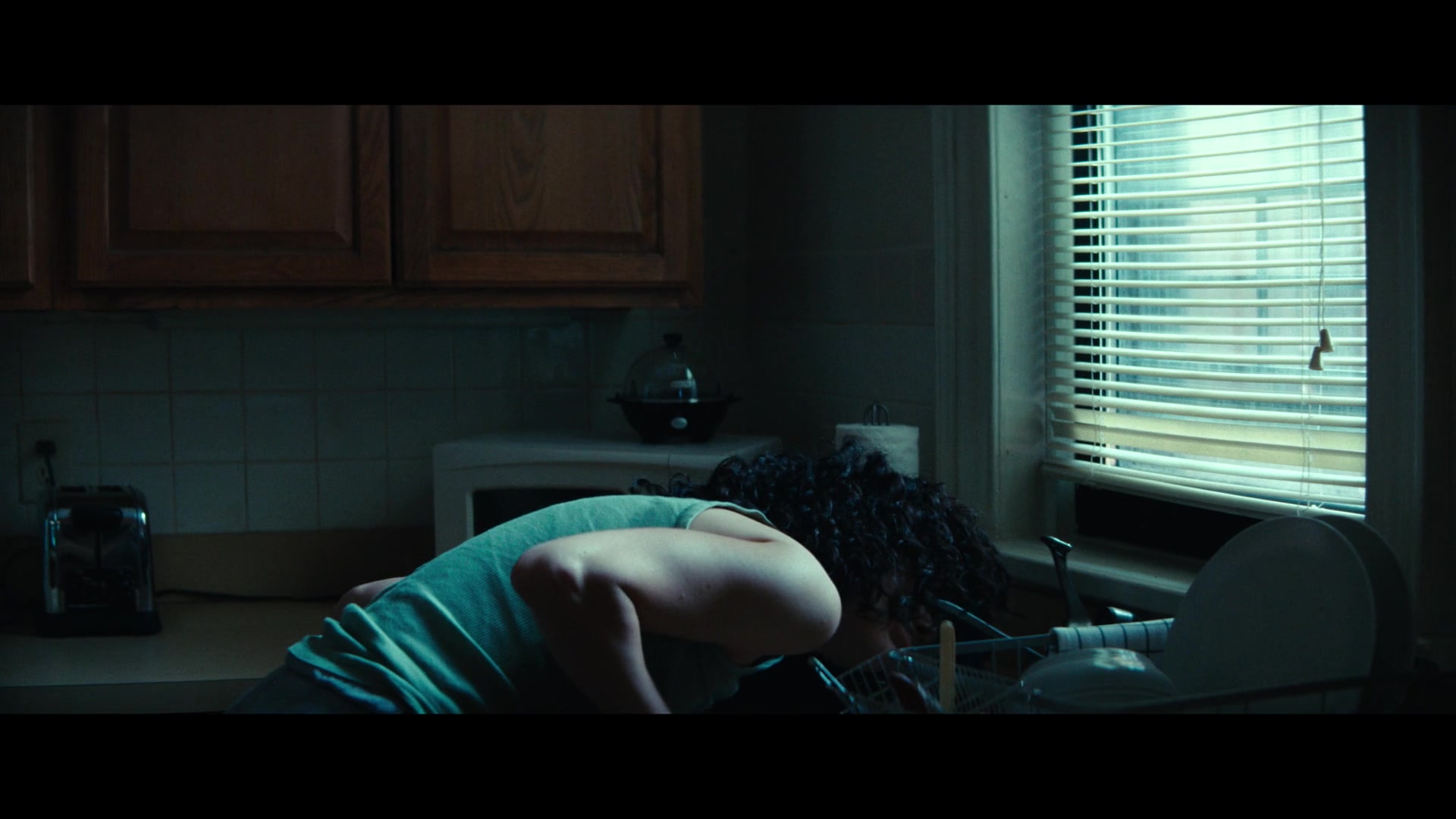 Furious_S01E02_My_Life_Had_Stood_A_Loaded_Gun_1080p_ERW_006185.jpg